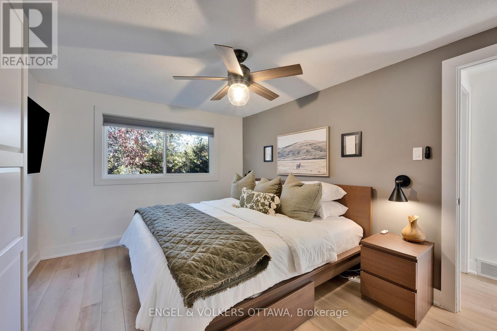 10 Tanglewood Drive, Ottawa, Ontario  K2H 6P3 - Photo 22 - X12443862