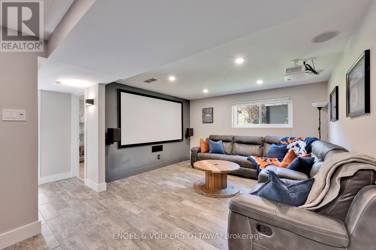 10 Tanglewood Drive, Ottawa, Ontario  K2H 6P3 - Photo 30 - X12443862