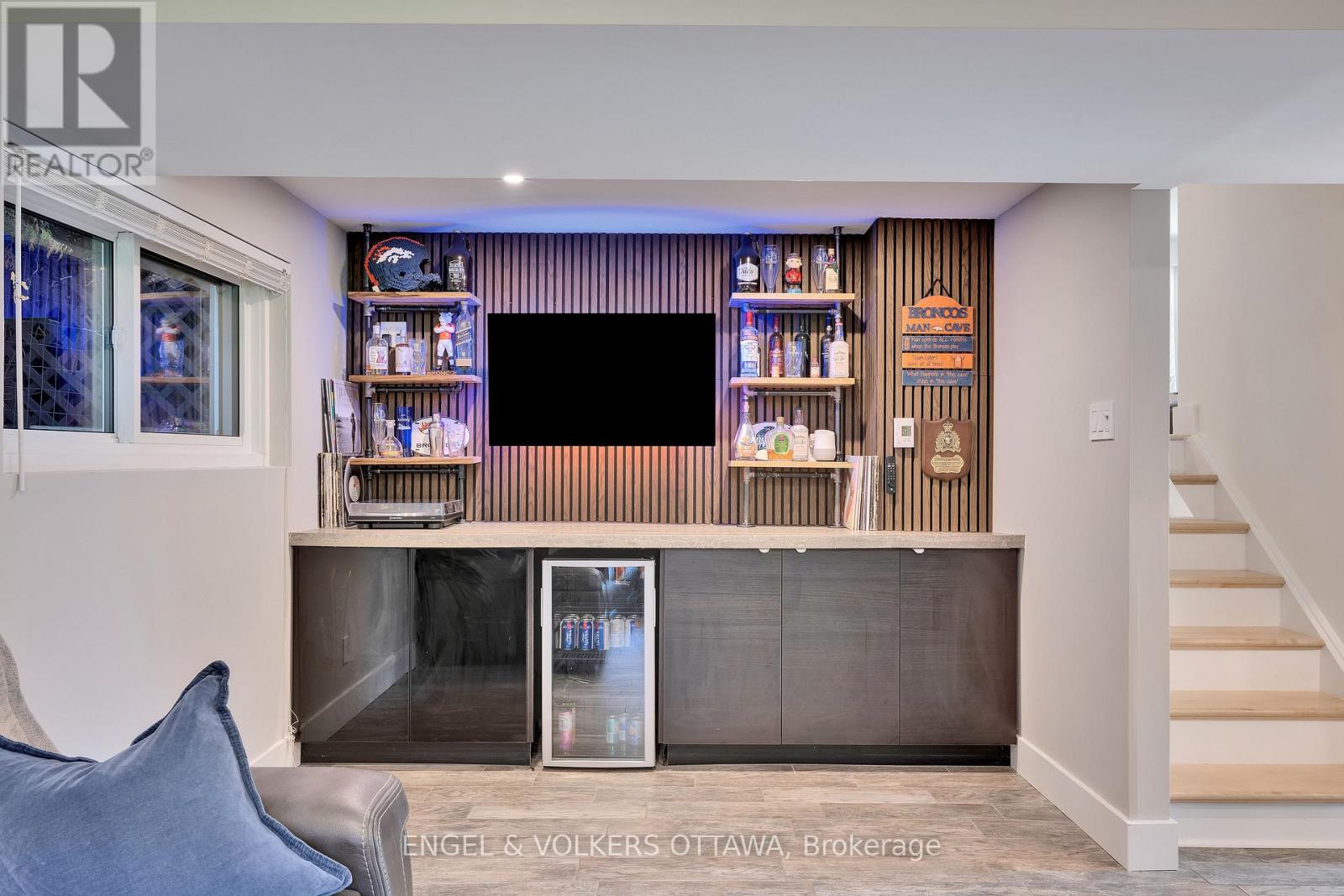 10 Tanglewood Drive, Ottawa, Ontario  K2H 6P3 - Photo 31 - X12443862