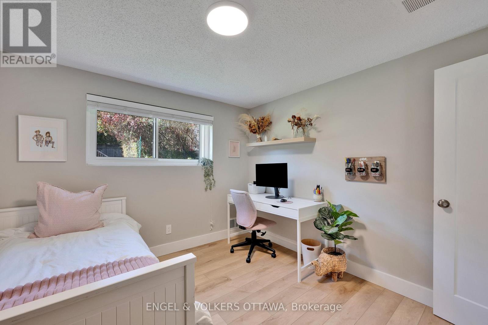 10 Tanglewood Drive, Ottawa, Ontario  K2H 6P3 - Photo 34 - X12443862