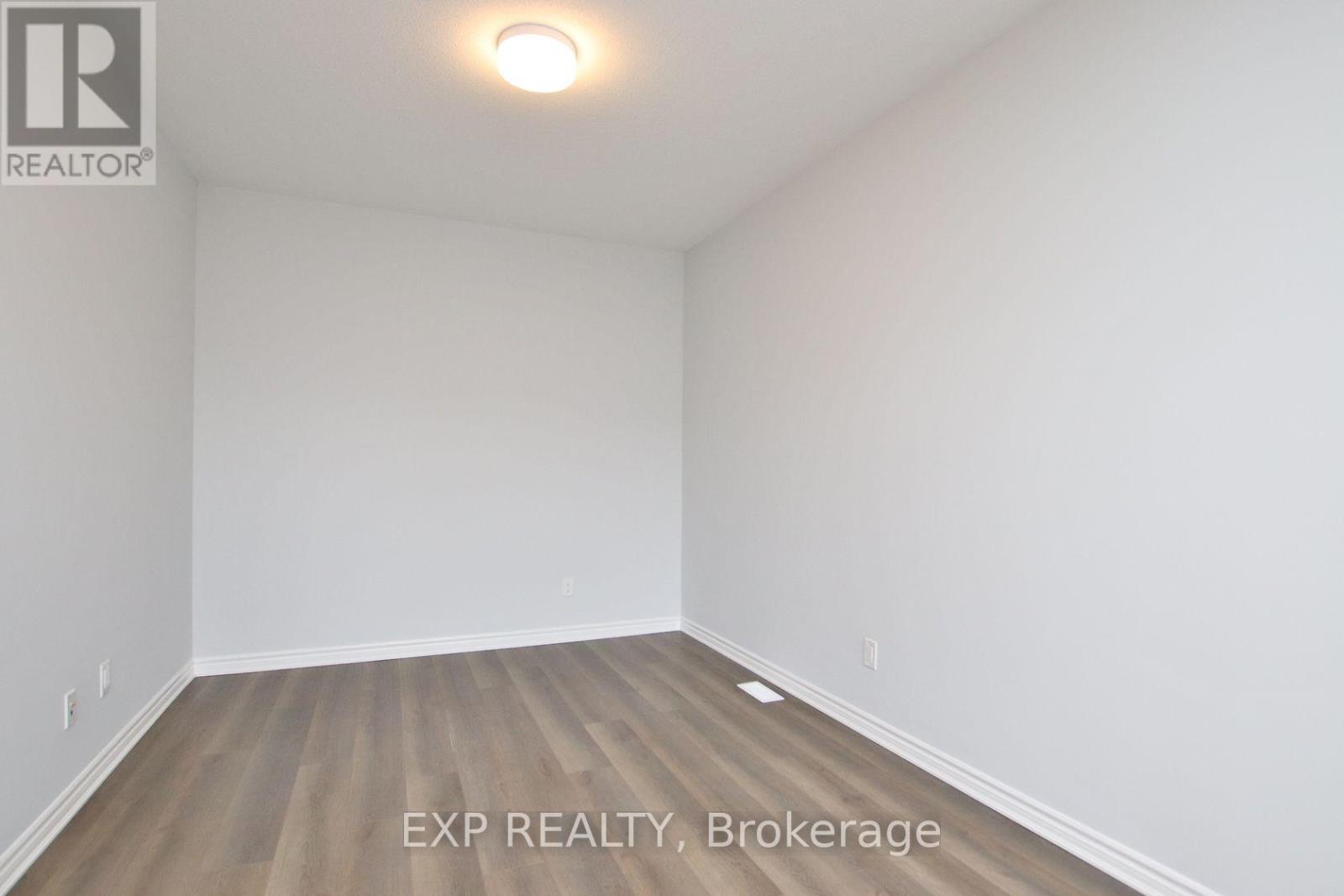 39 Lentago Avenue, Ottawa, Ontario  K2J 7A2 - Photo 12 - X12443878