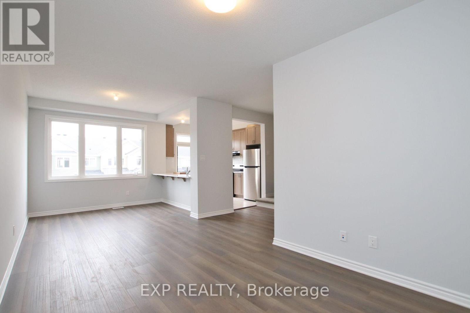 39 Lentago Avenue, Ottawa, Ontario  K2J 7A2 - Photo 13 - X12443878