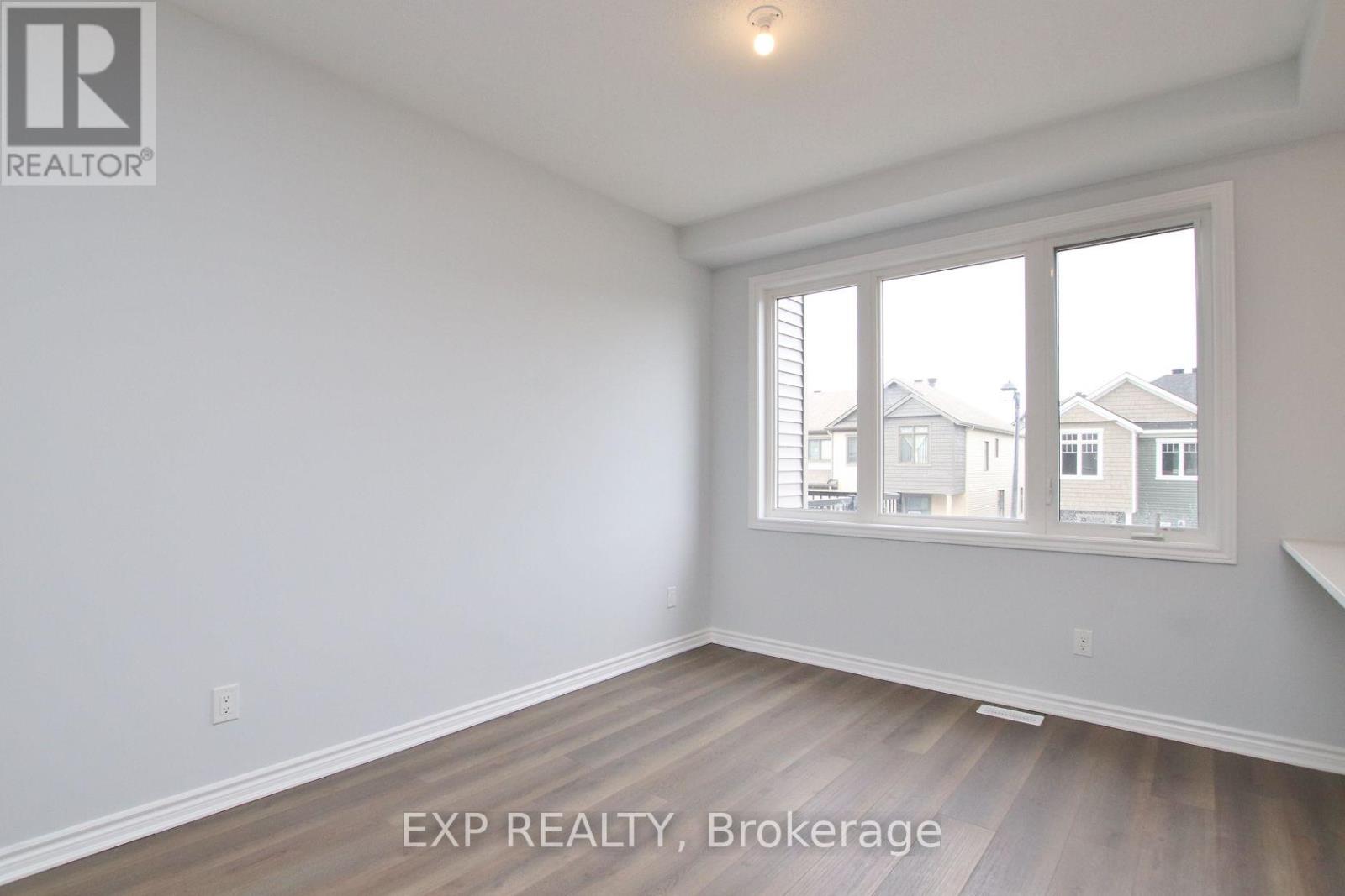 39 Lentago Avenue, Ottawa, Ontario  K2J 7A2 - Photo 7 - X12443878
