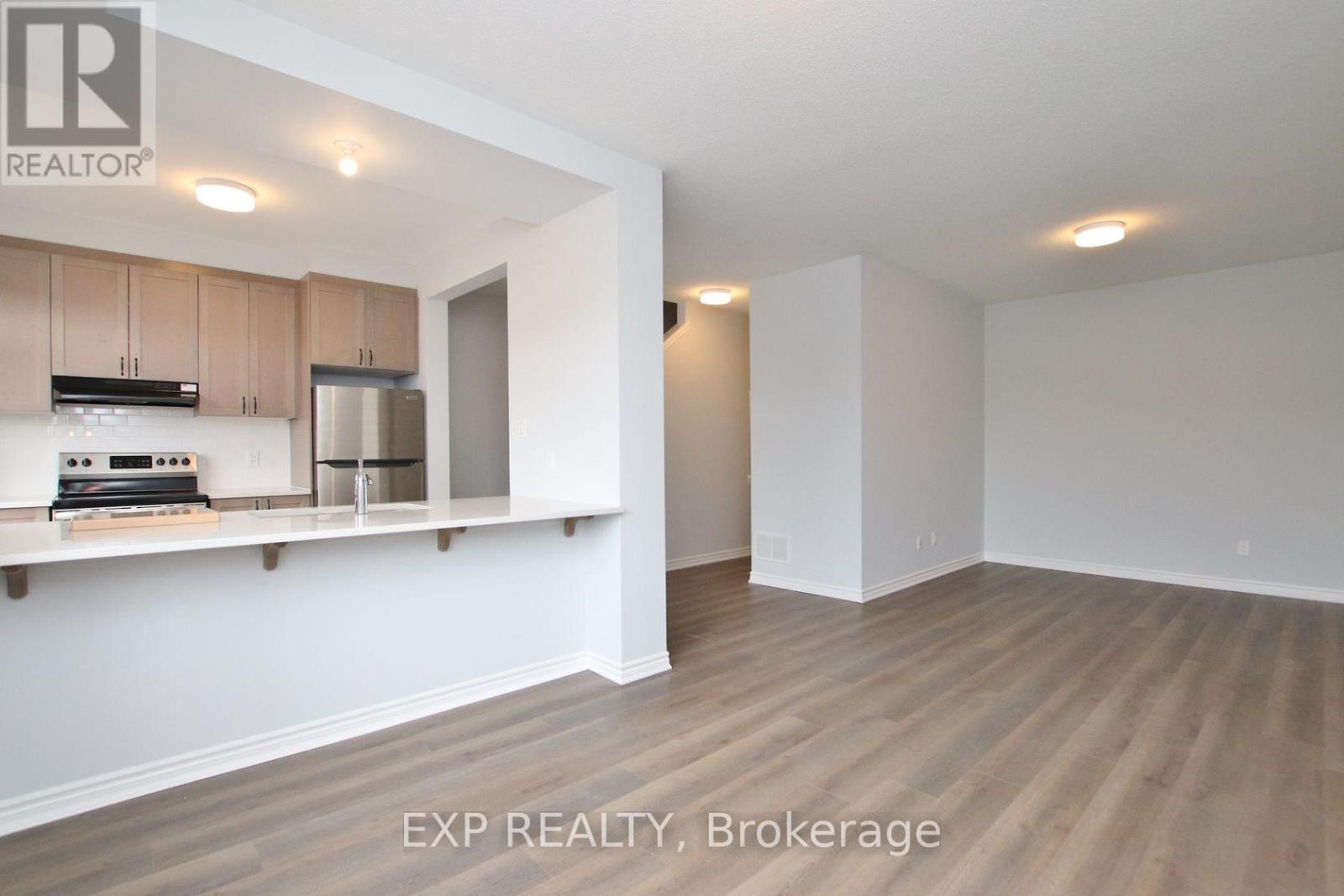 39 Lentago Avenue, Ottawa, Ontario  K2J 7A2 - Photo 9 - X12443878