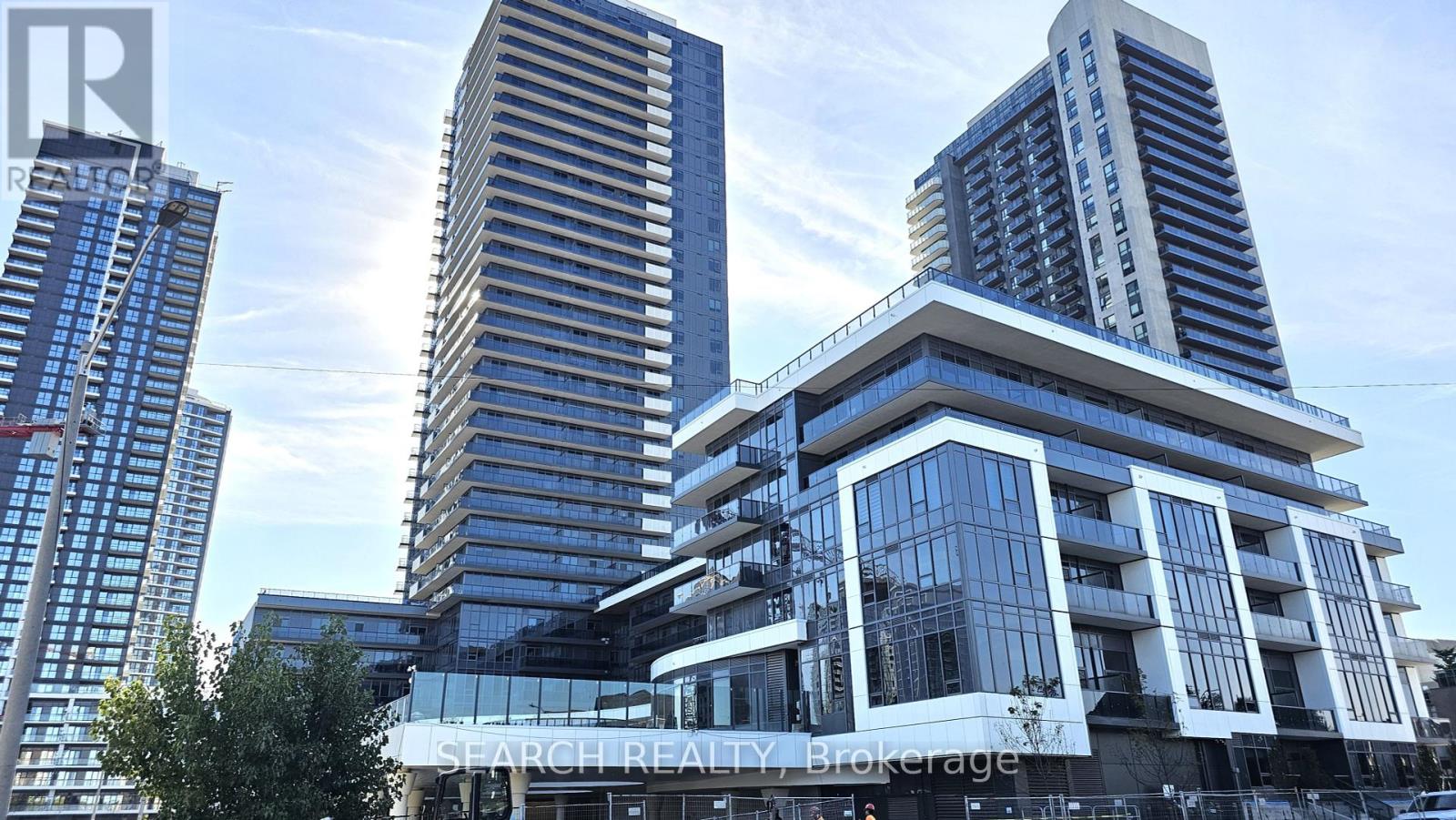 2102 - 5105 HURONTARIO STREET, Mississauga, Ontario