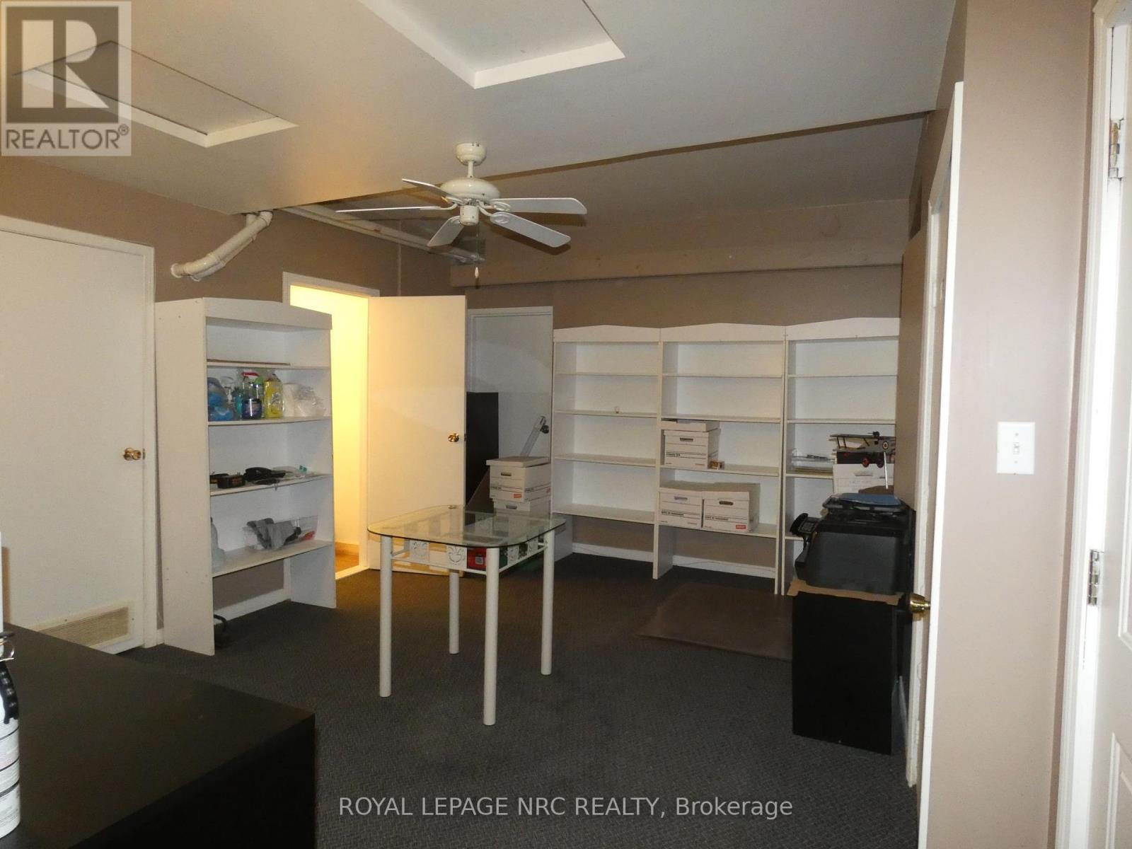 8192 Cummington Square W, Niagara Falls (Chippawa), Ontario  L2G 6V9 - Photo 3 - X12443764