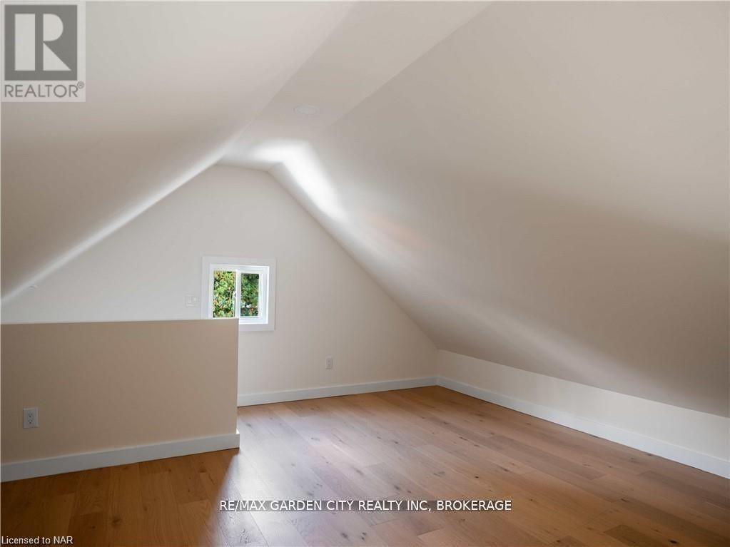 98 Pleasant Avenue, St. Catharines (Downtown), Ontario  L2R 1Y1 - Photo 16 - X12443801