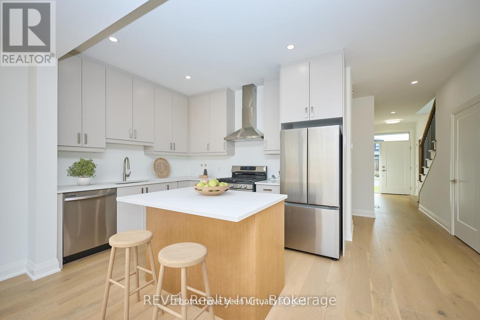 7429 Matteo Drive, Niagara Falls (Brown), Ontario  L2H 3T3 - Photo 8 - X12443876