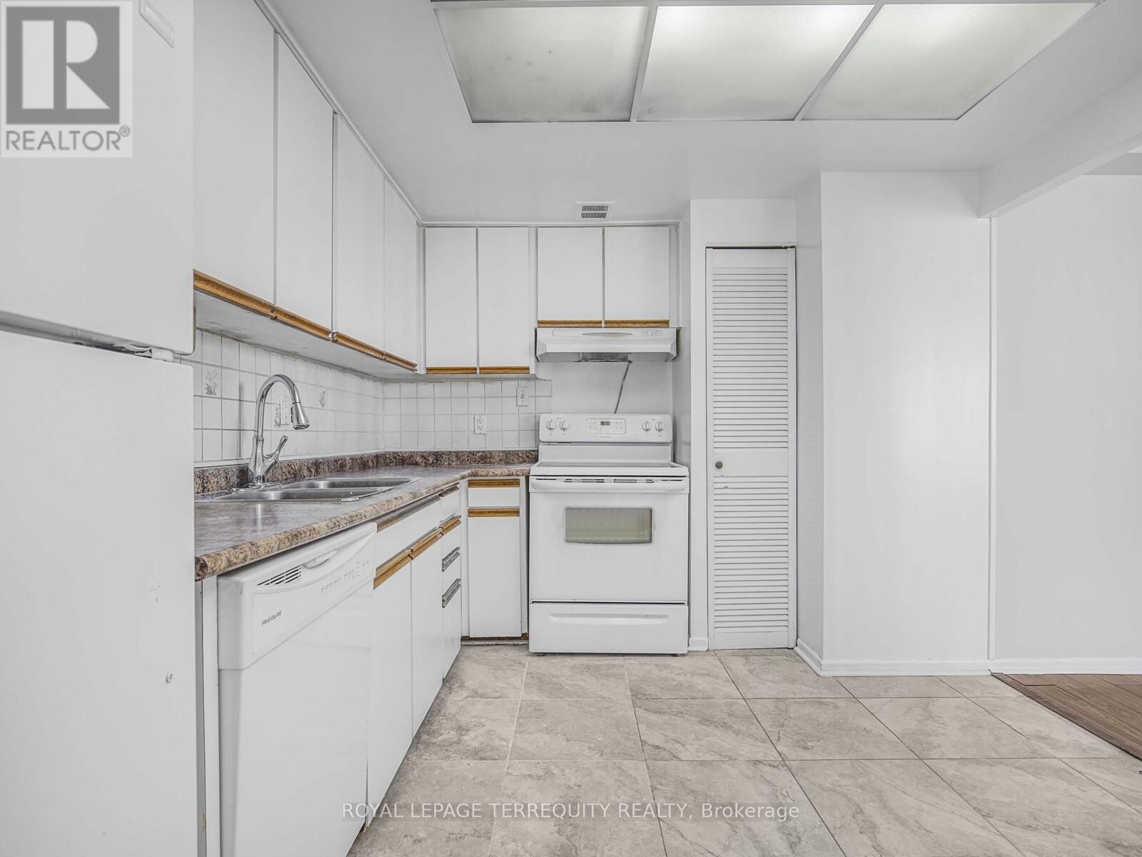 1209 - 5 Old Sheppard Avenue, Toronto, Ontario  M2J 4K3 - Photo 10 - C12443688