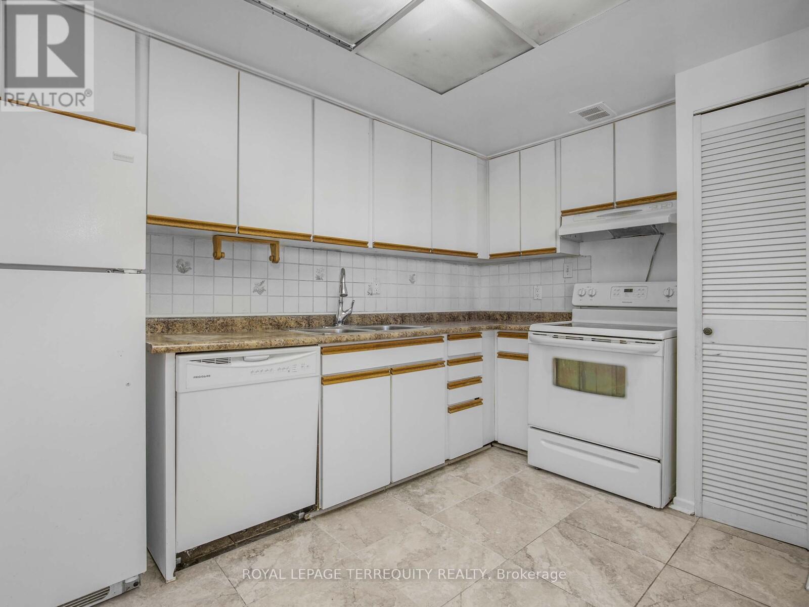 1209 - 5 Old Sheppard Avenue, Toronto, Ontario  M2J 4K3 - Photo 11 - C12443688