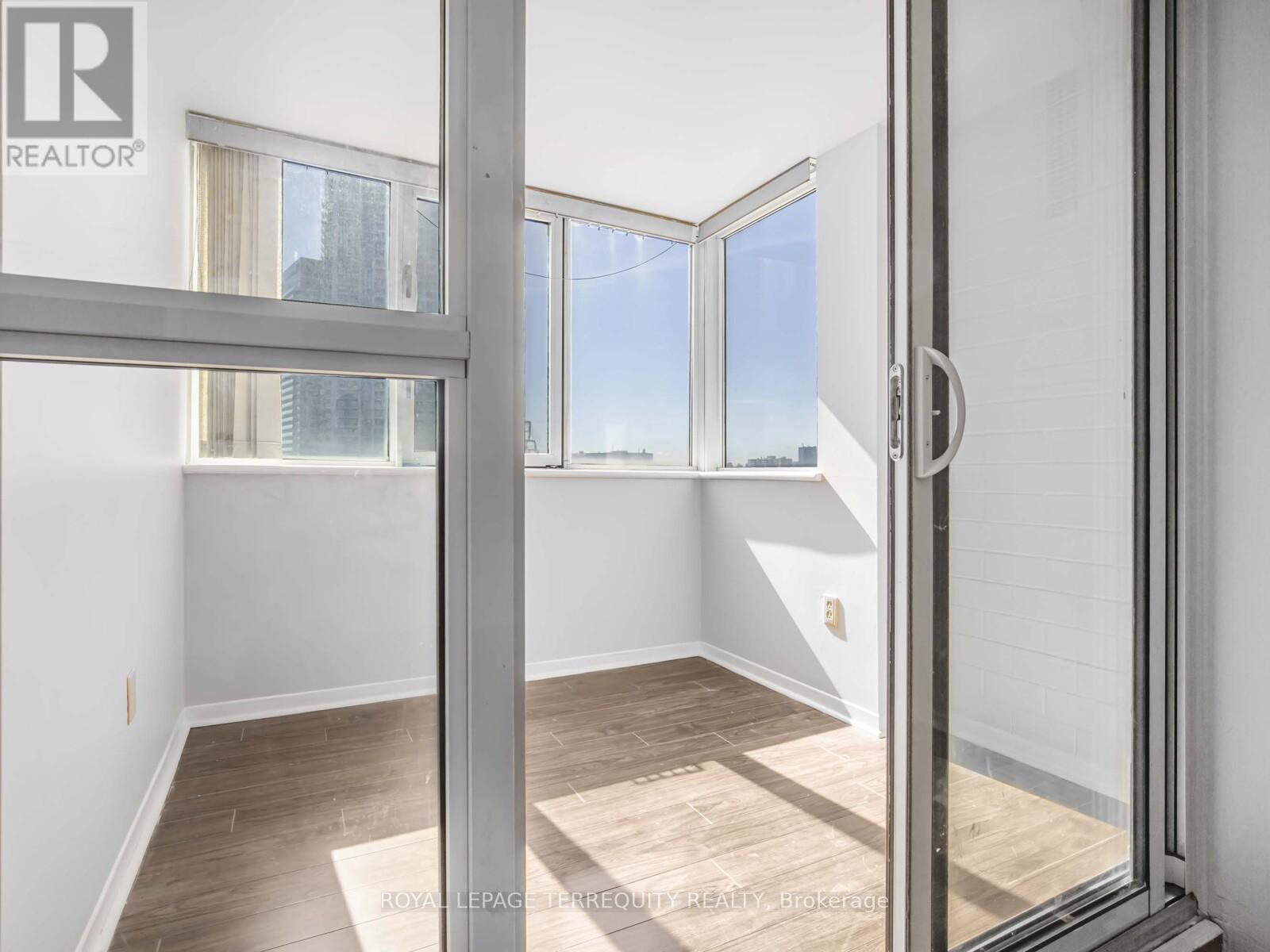 1209 - 5 Old Sheppard Avenue, Toronto, Ontario  M2J 4K3 - Photo 19 - C12443688