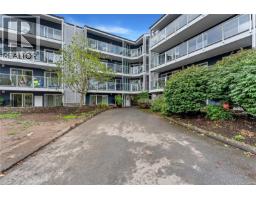 105 3277 Quadra St Quadra Heights