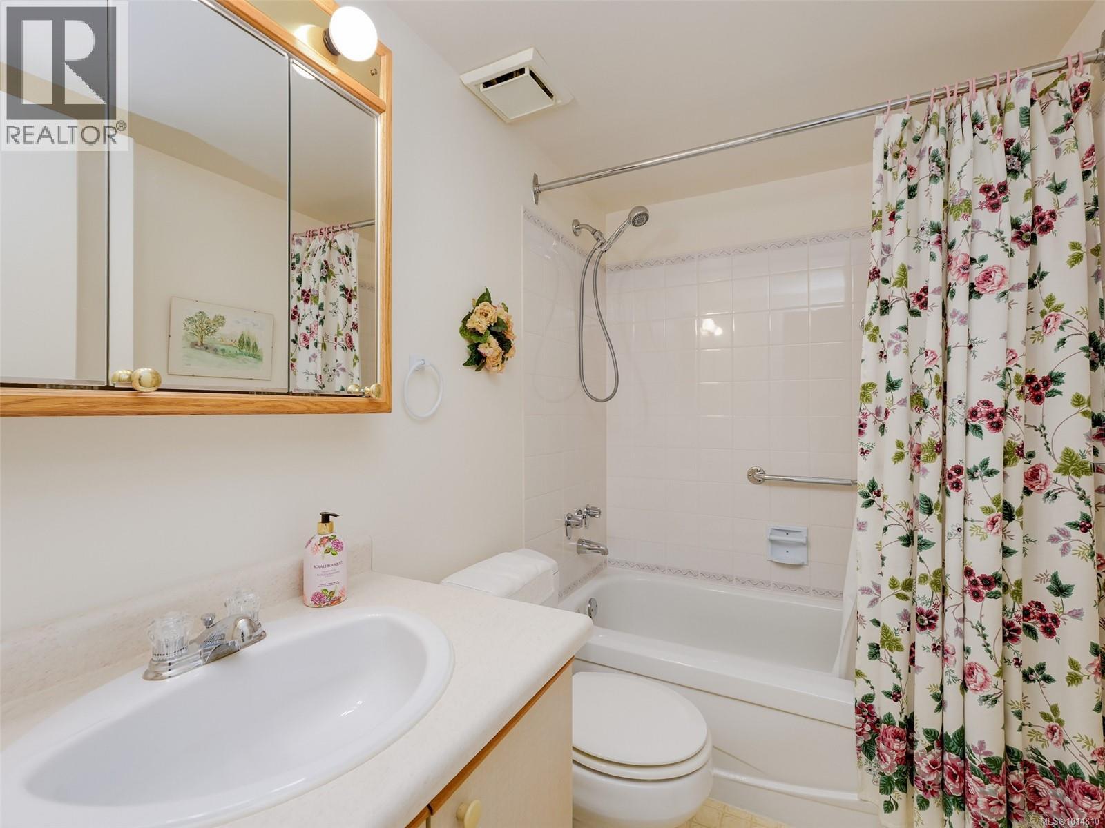 301 2354 Brethour Ave, Sidney, British Columbia  V8L 2A5 - Photo 19 - 1014810