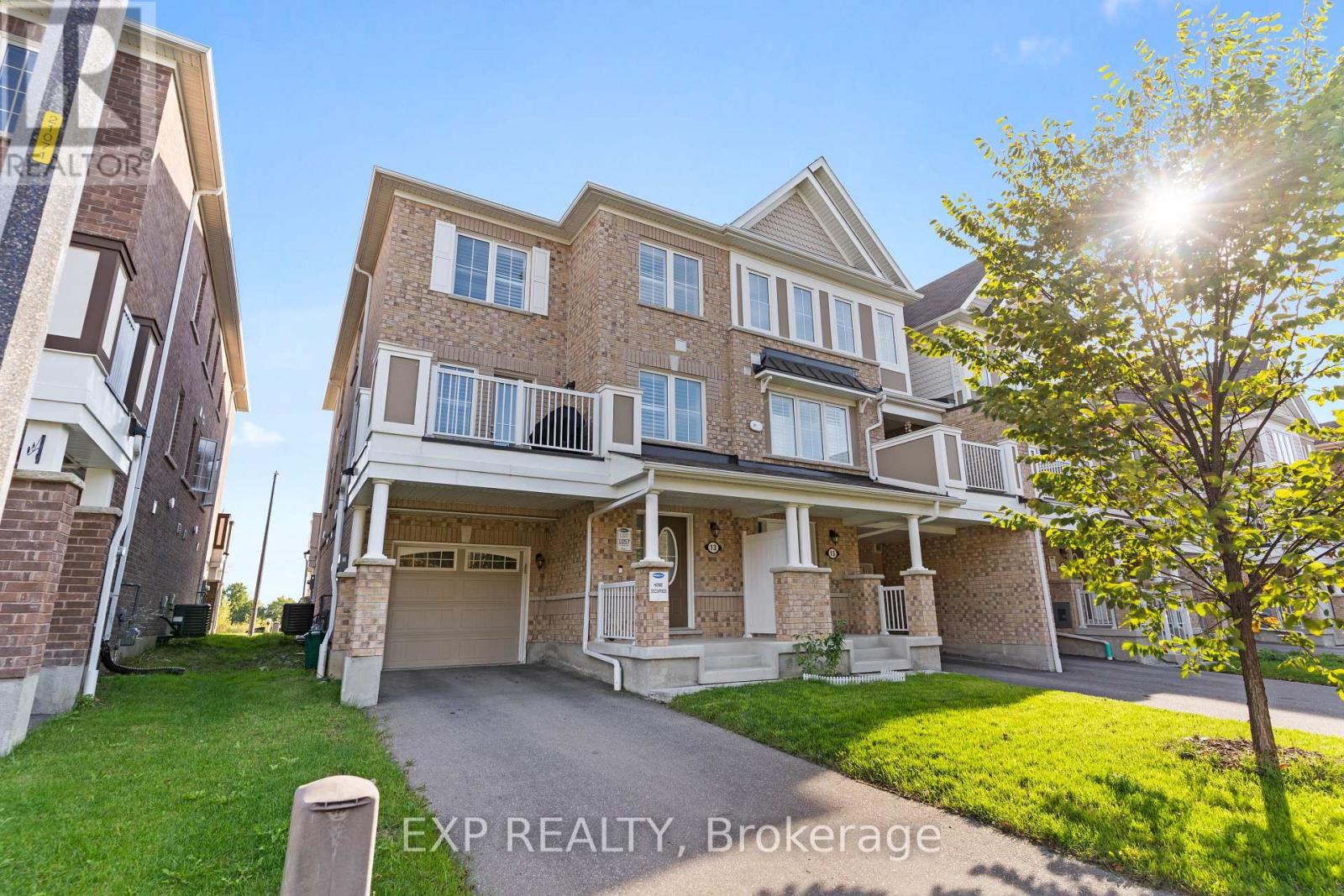 13 Goldeye Street, Whitby, Ontario  L1P 0E5 - Photo 4 - E12443715