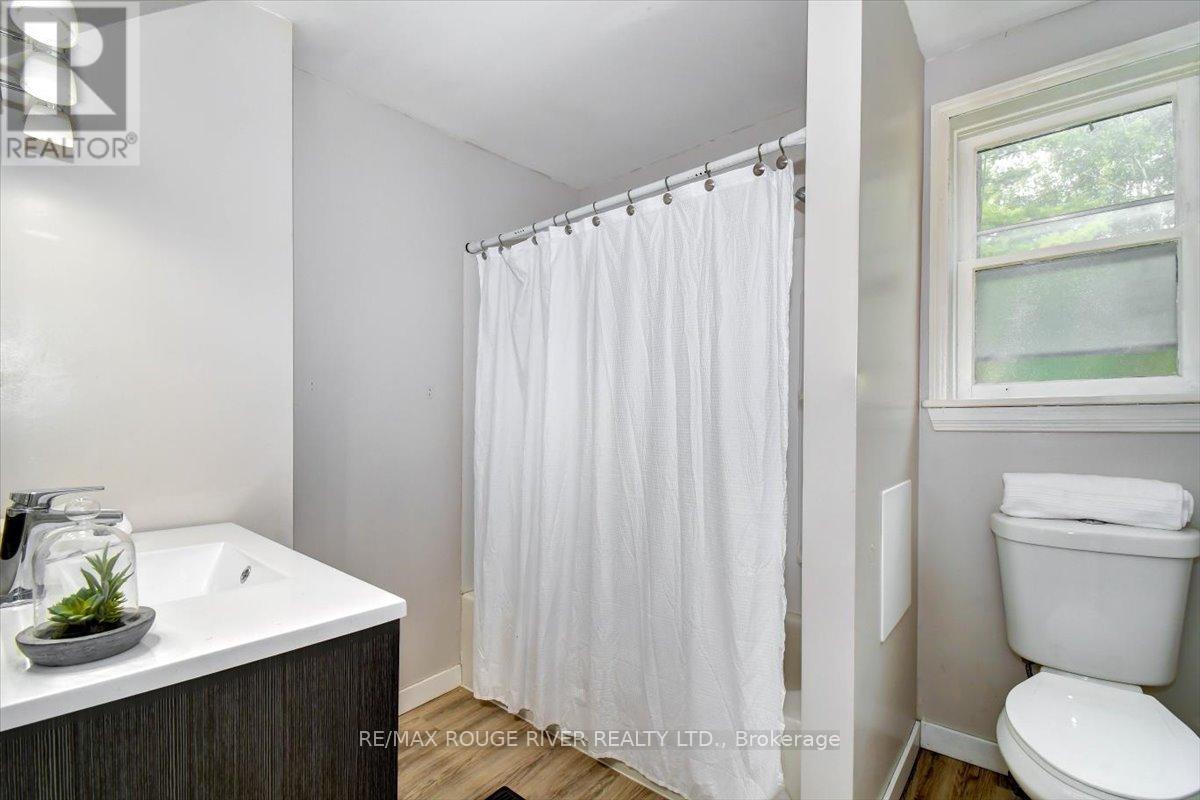 232 Lyle Street N, Alnwick/haldimand (Grafton), Ontario  K0K 2G0 - Photo 9 - X12443871