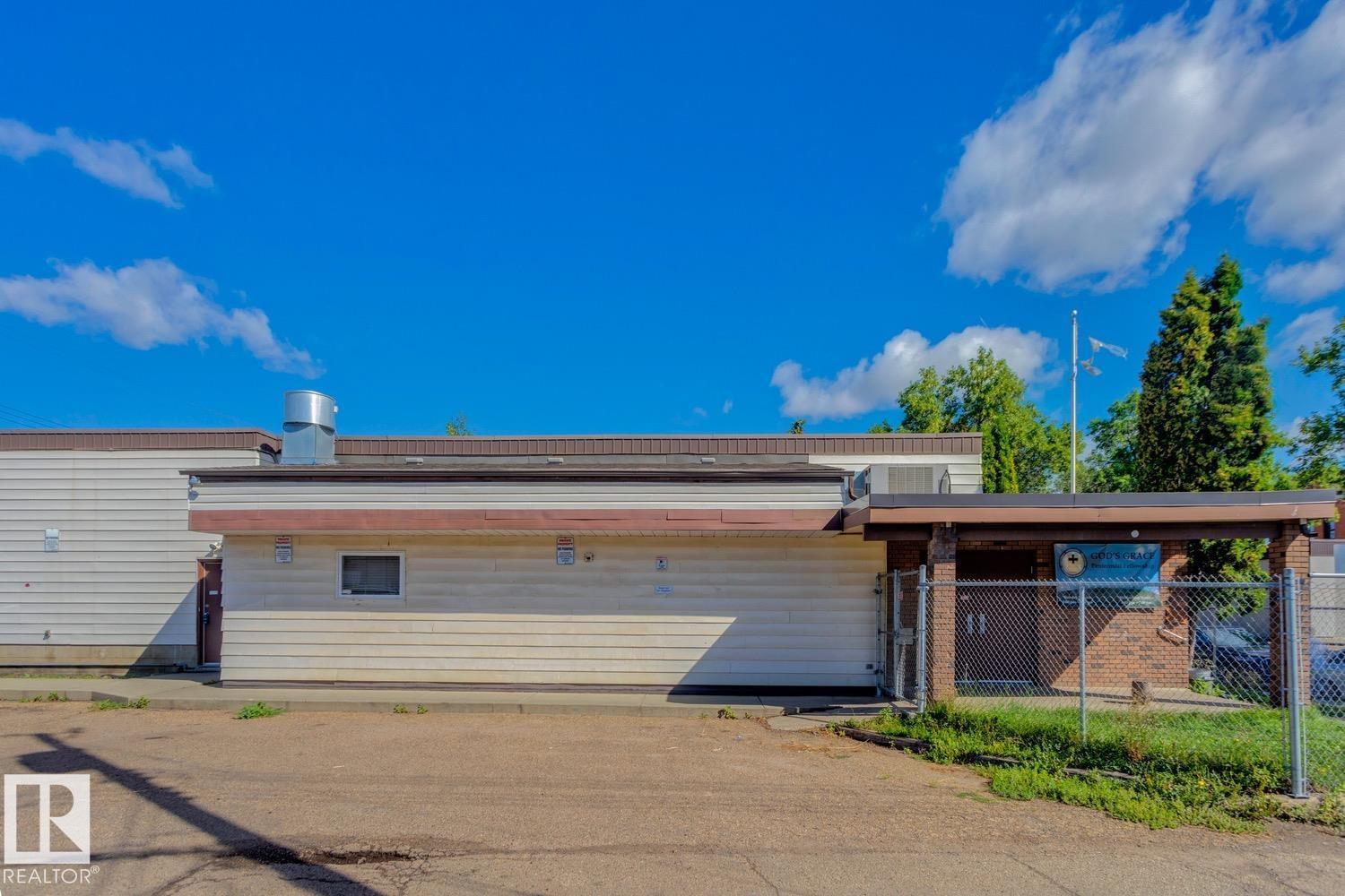 11112 95a St Nw, Edmonton, Alberta  T5G 1N7 - Photo 2 - E4460727