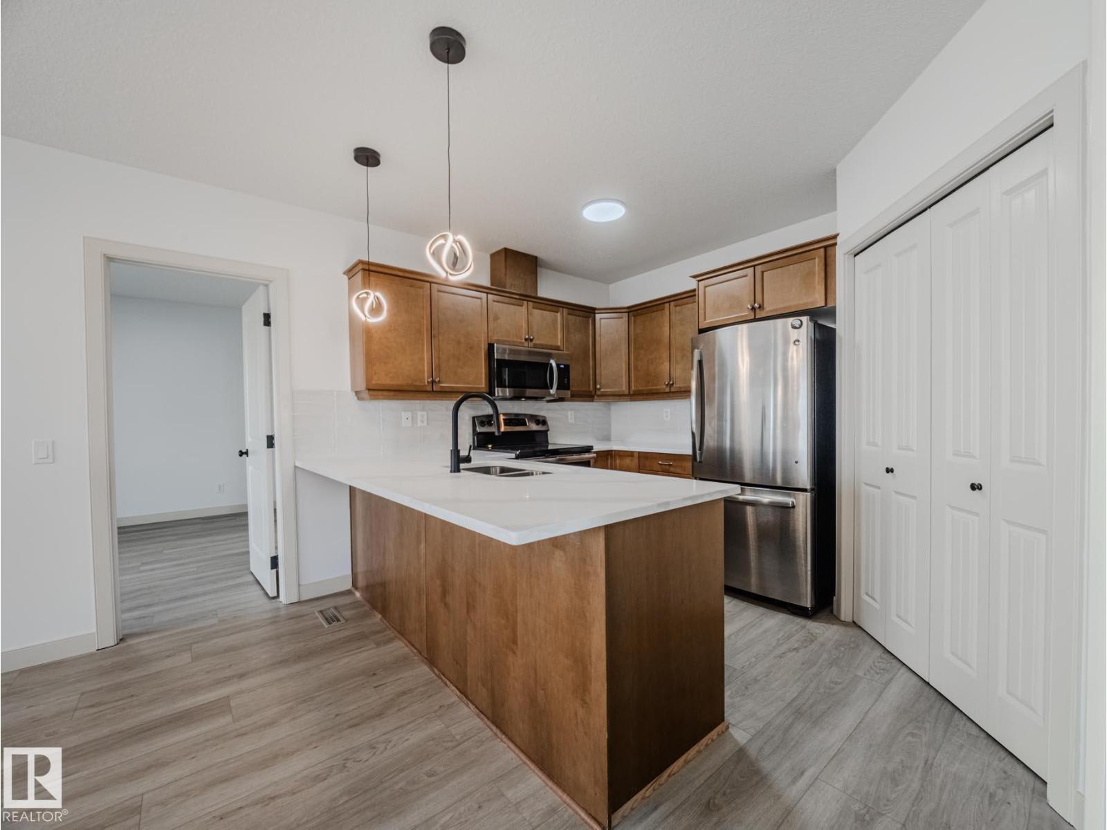#33 2565 Hanna Cr Nw Nw, Edmonton, Alberta  T6R 0M4 - Photo 1 - E4460722