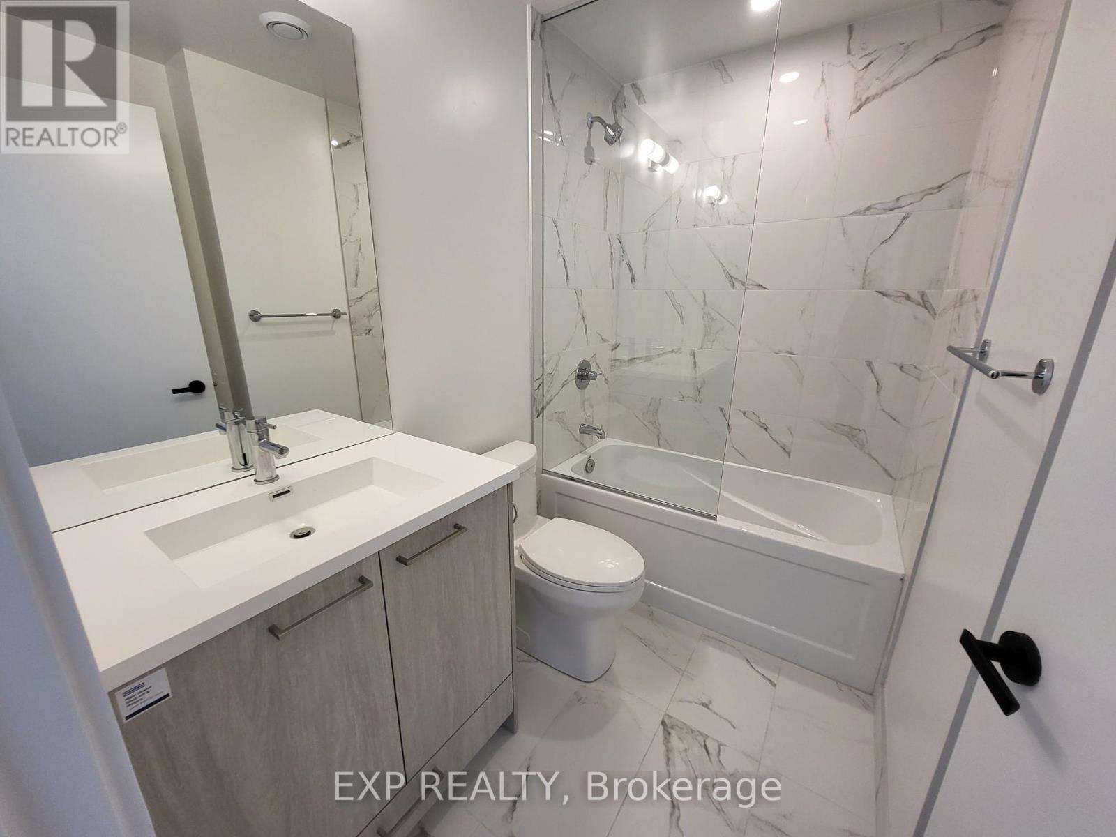 4501 - 28 Interchange Way, Vaughan, Ontario  L4K 0P8 - Photo 4 - N12443658