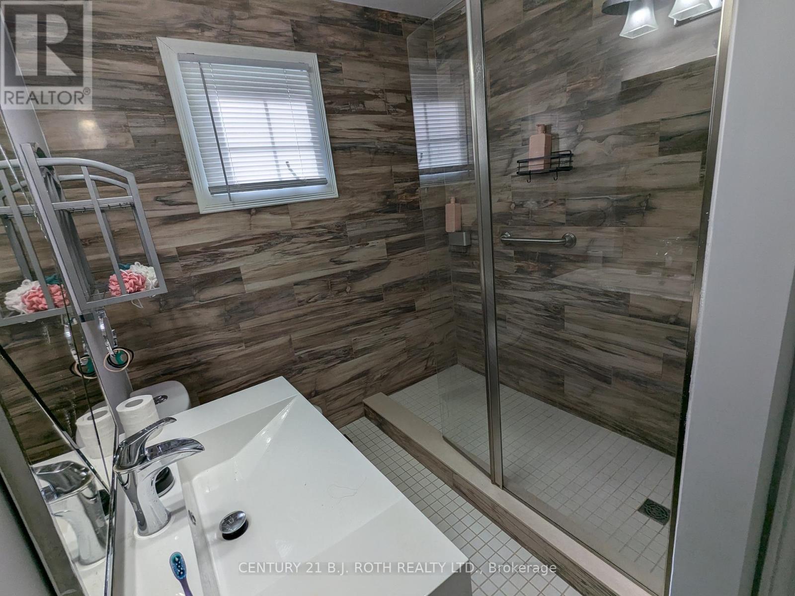 2209 Alderslea Crescent, Innisfil, Ontario  L9S 2E3 - Photo 10 - N12443666