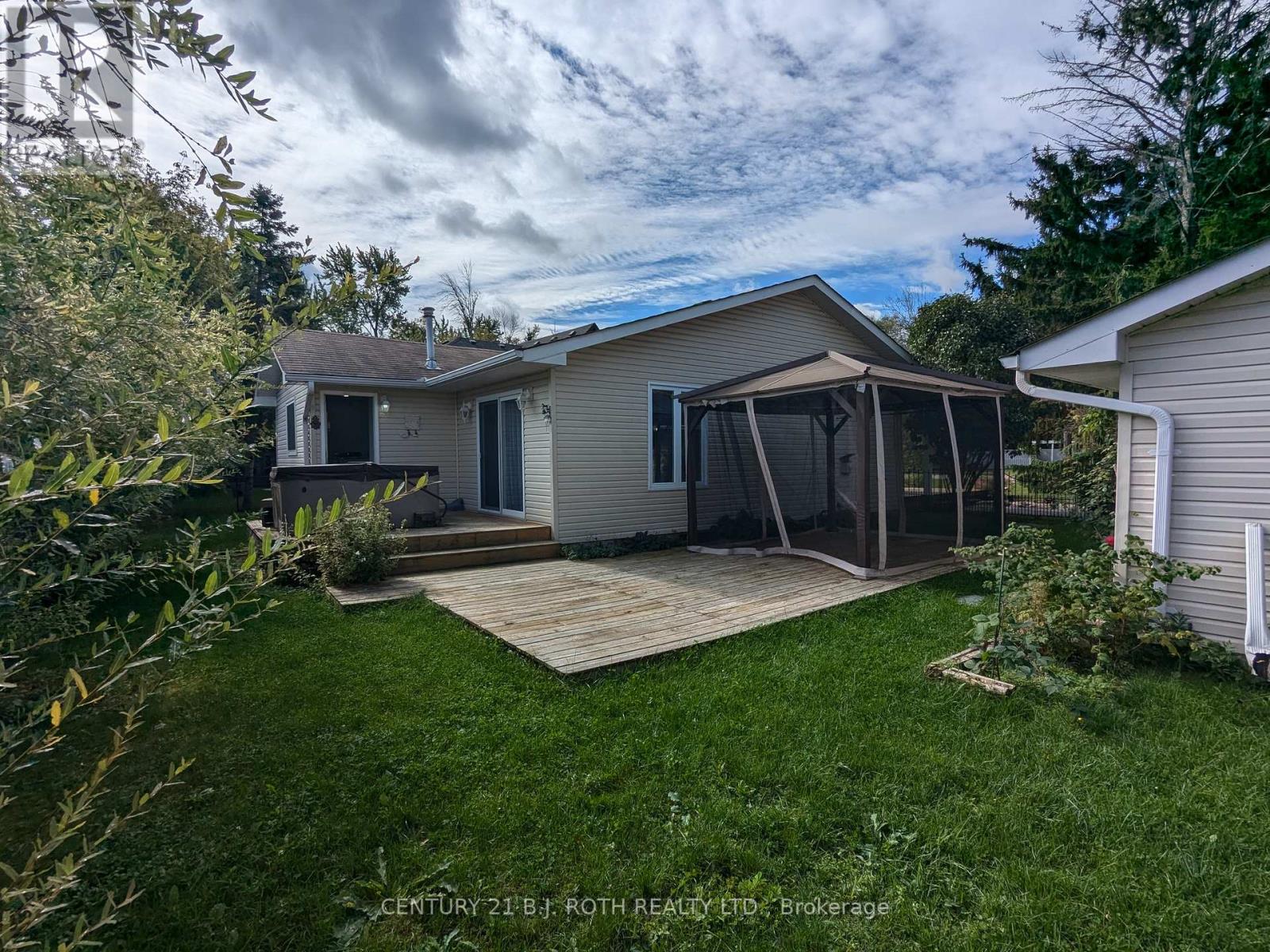 2209 Alderslea Crescent, Innisfil, Ontario  L9S 2E3 - Photo 4 - N12443666