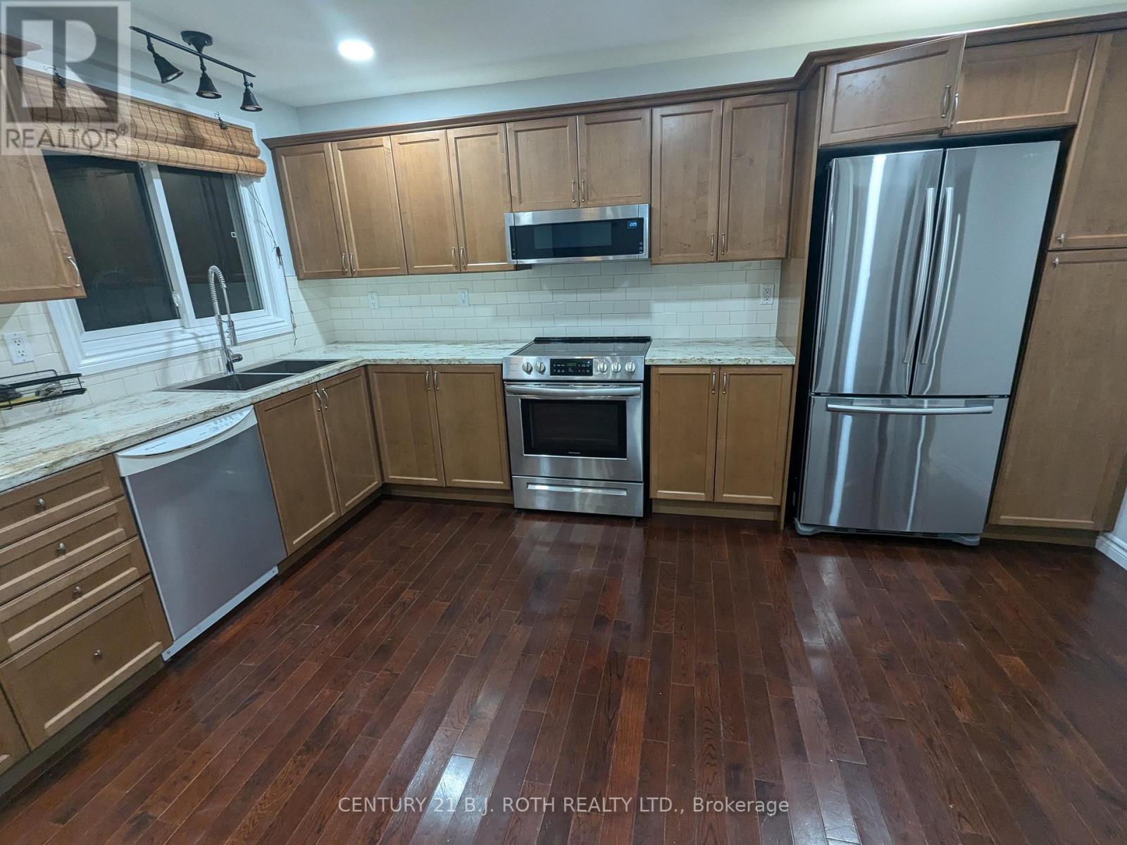 2209 Alderslea Crescent, Innisfil, Ontario  L9S 2E3 - Photo 8 - N12443666