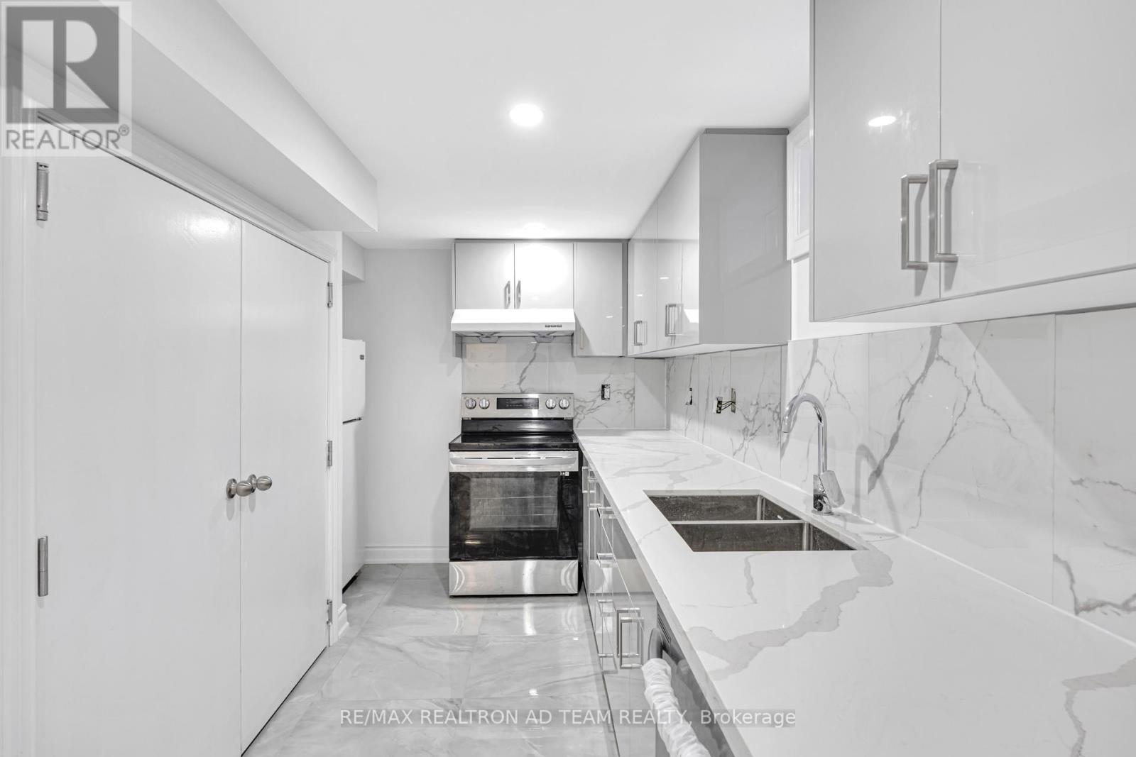 Bsmnt - 18 Windridge Drive, Markham, Ontario  L3P 1T8 - Photo 9 - N12443680
