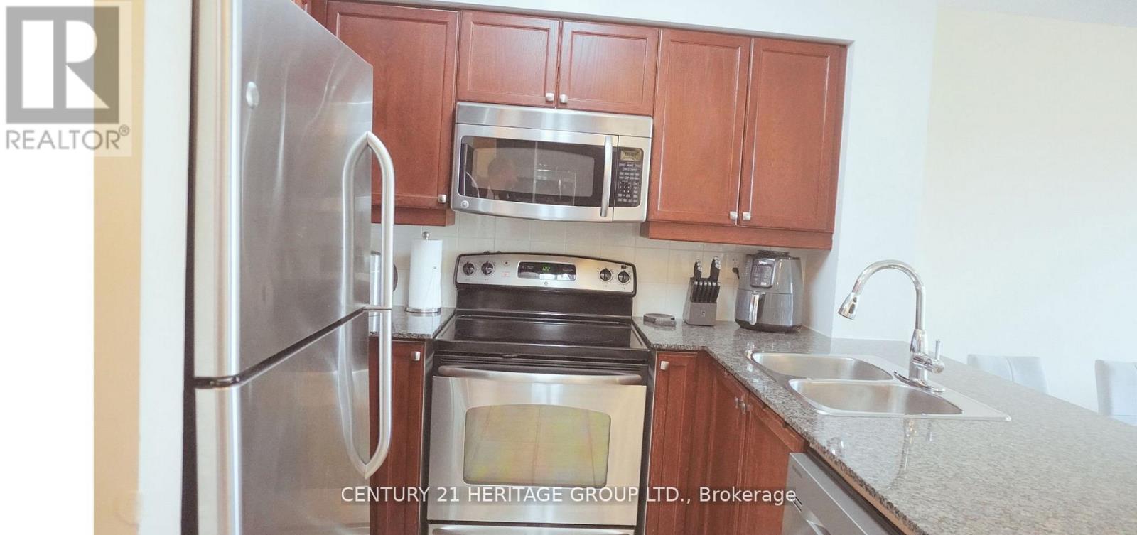 816 - 185 Oneida Crescent, Richmond Hill, Ontario  L4B 0B1 - Photo 5 - N12443704