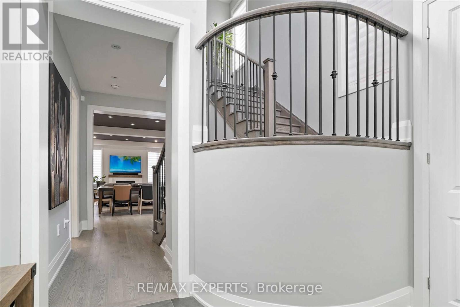 38 Chorus Crescent, Vaughan, Ontario  L4H 3N5 - Photo 4 - N12443723
