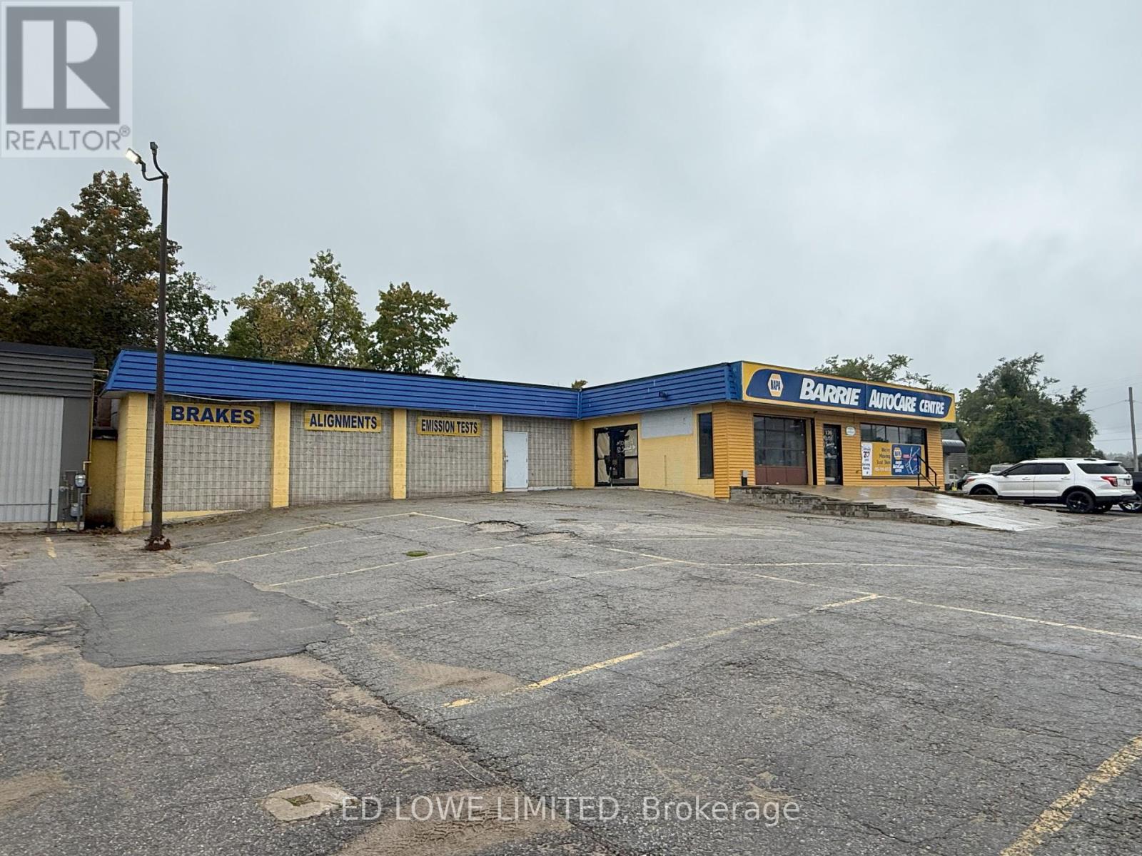 126 BRADFORD STREET, Barrie, Ontario