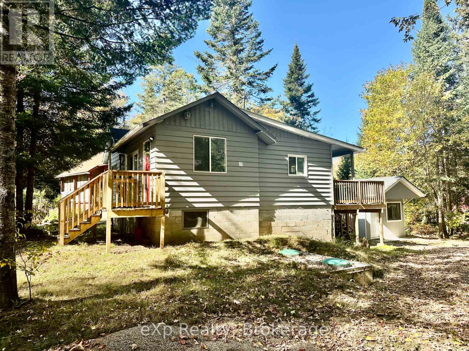61 Robert Road W, Huntsville, Ontario  P1H 1L4 - Photo 6 - X12443364
