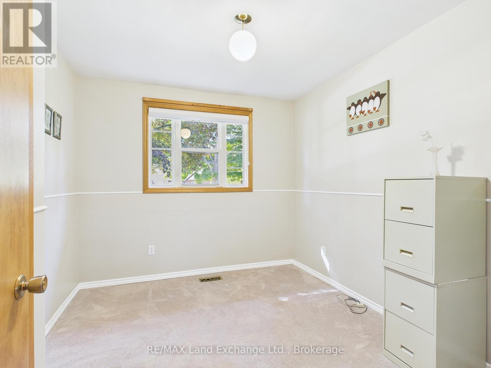 211 Nelson Street, Kincardine, Ontario  N2Z 1C5 - Photo 13 - X12443729