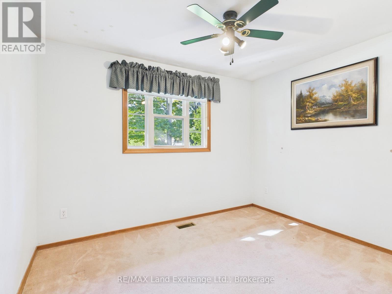 211 Nelson Street, Kincardine, Ontario  N2Z 1C5 - Photo 17 - X12443729
