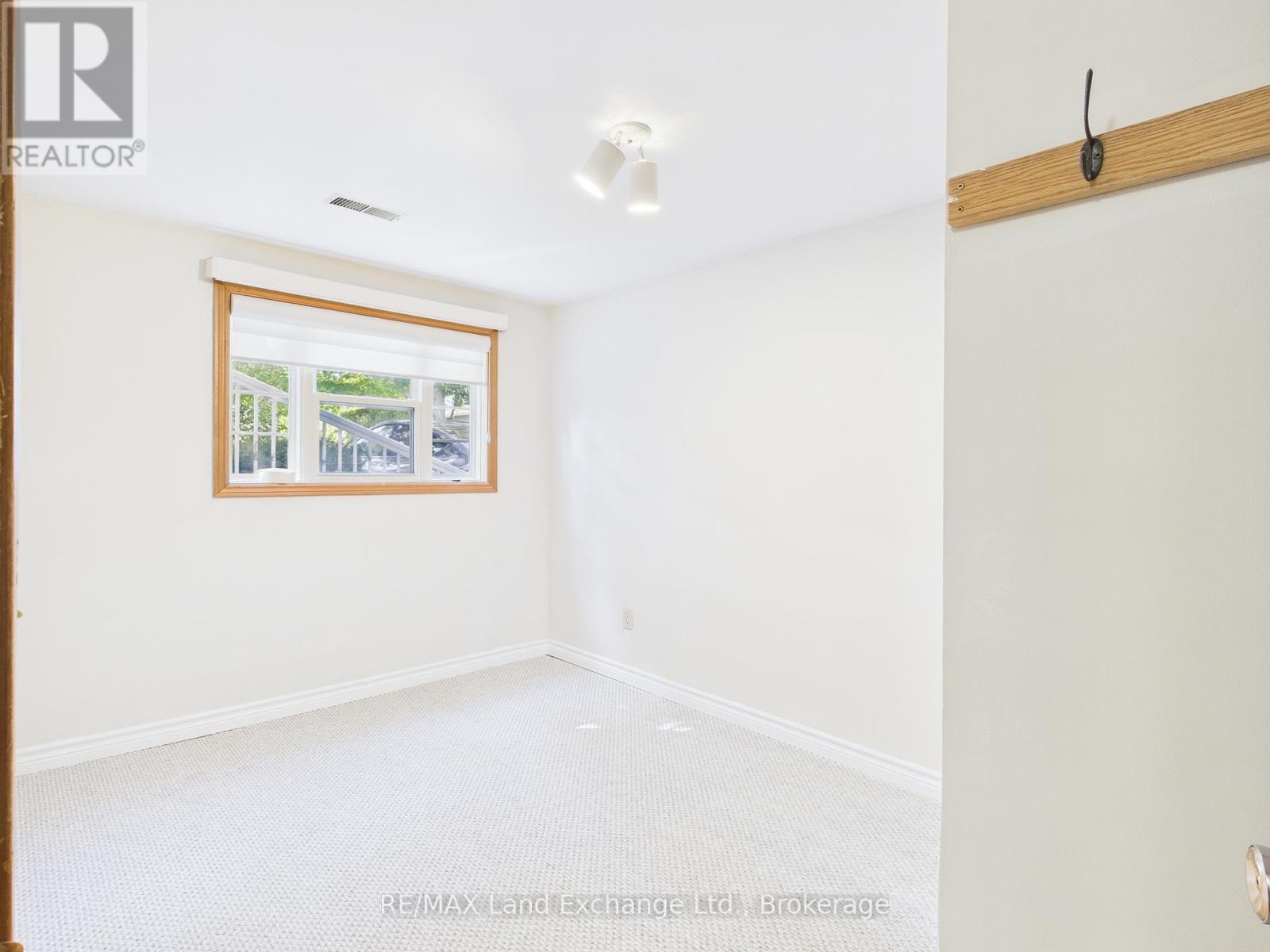 211 Nelson Street, Kincardine, Ontario  N2Z 1C5 - Photo 21 - X12443729
