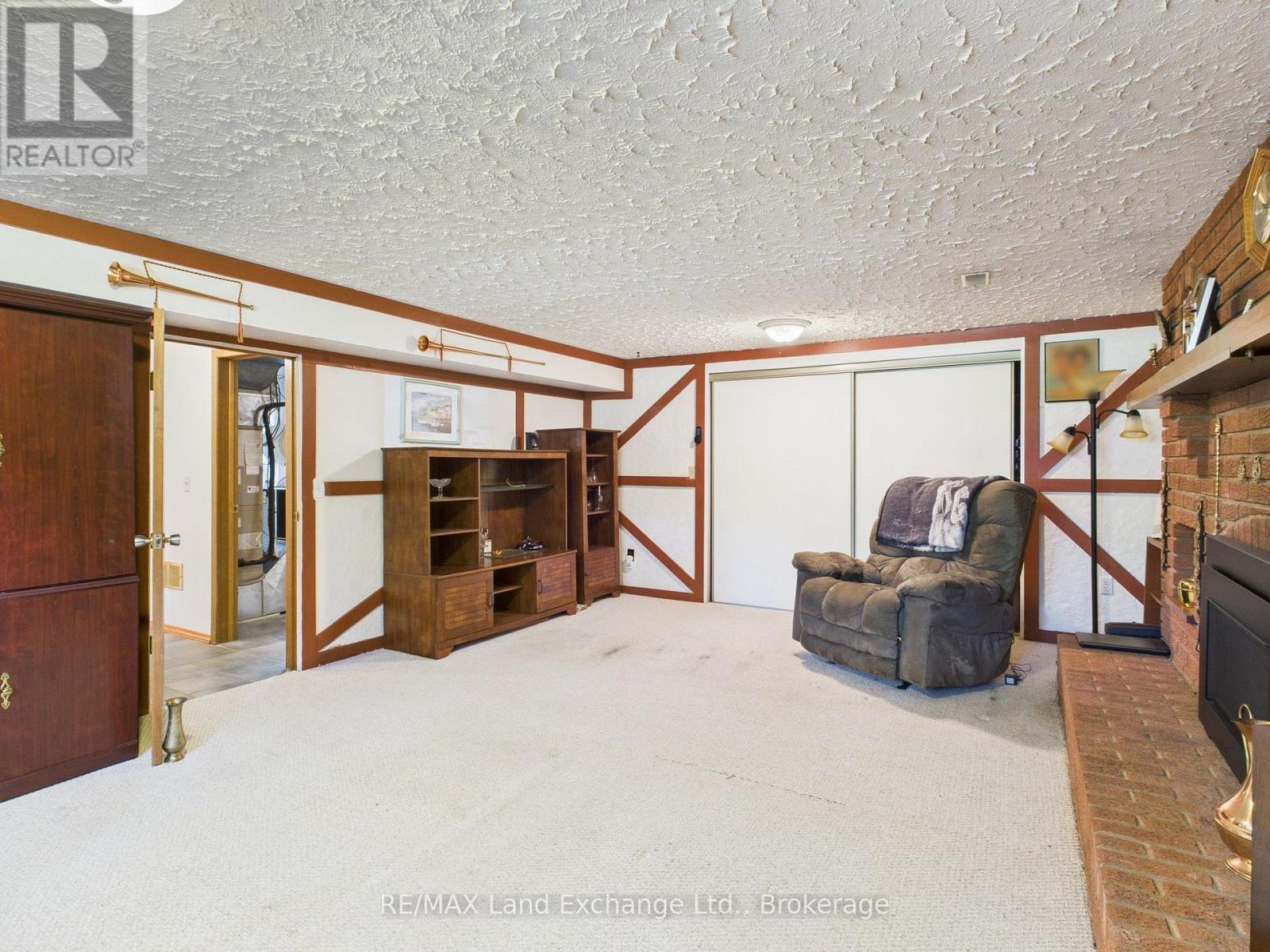 211 Nelson Street, Kincardine, Ontario  N2Z 1C5 - Photo 24 - X12443729