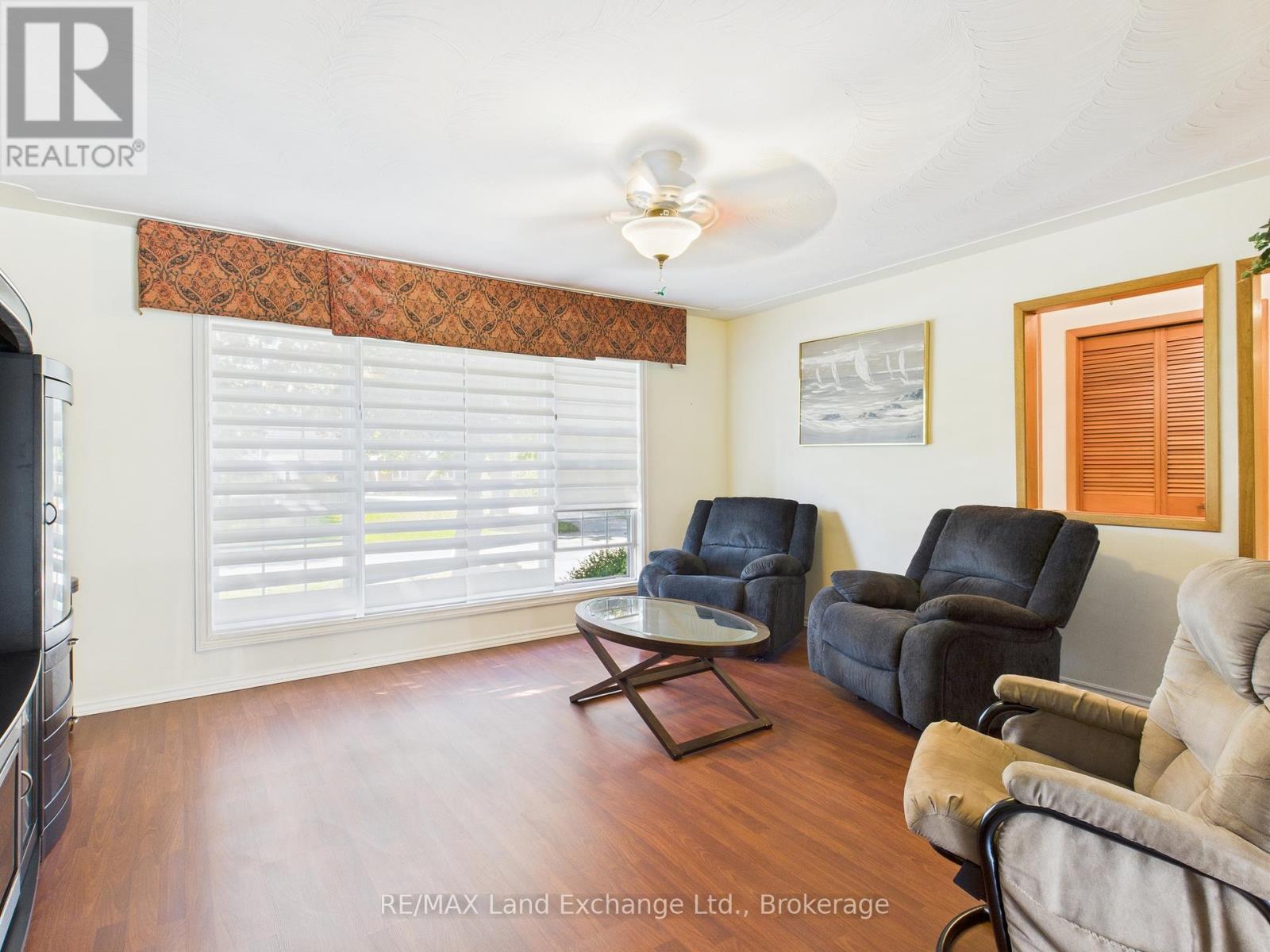 211 Nelson Street, Kincardine, Ontario  N2Z 1C5 - Photo 5 - X12443729