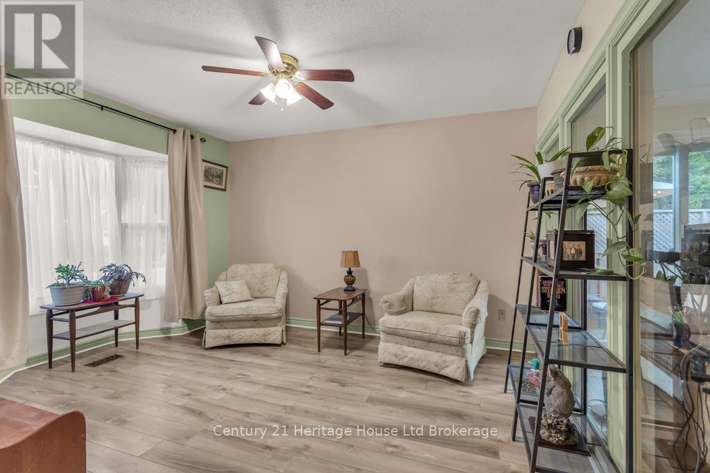 26 Seres Drive, Tillsonburg, Ontario  N4G 5G1 - Photo 11 - X12443777