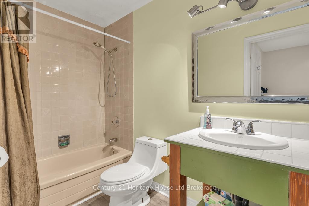 26 Seres Drive, Tillsonburg, Ontario  N4G 5G1 - Photo 19 - X12443777