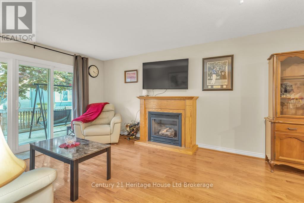 26 Seres Drive, Tillsonburg, Ontario  N4G 5G1 - Photo 8 - X12443777