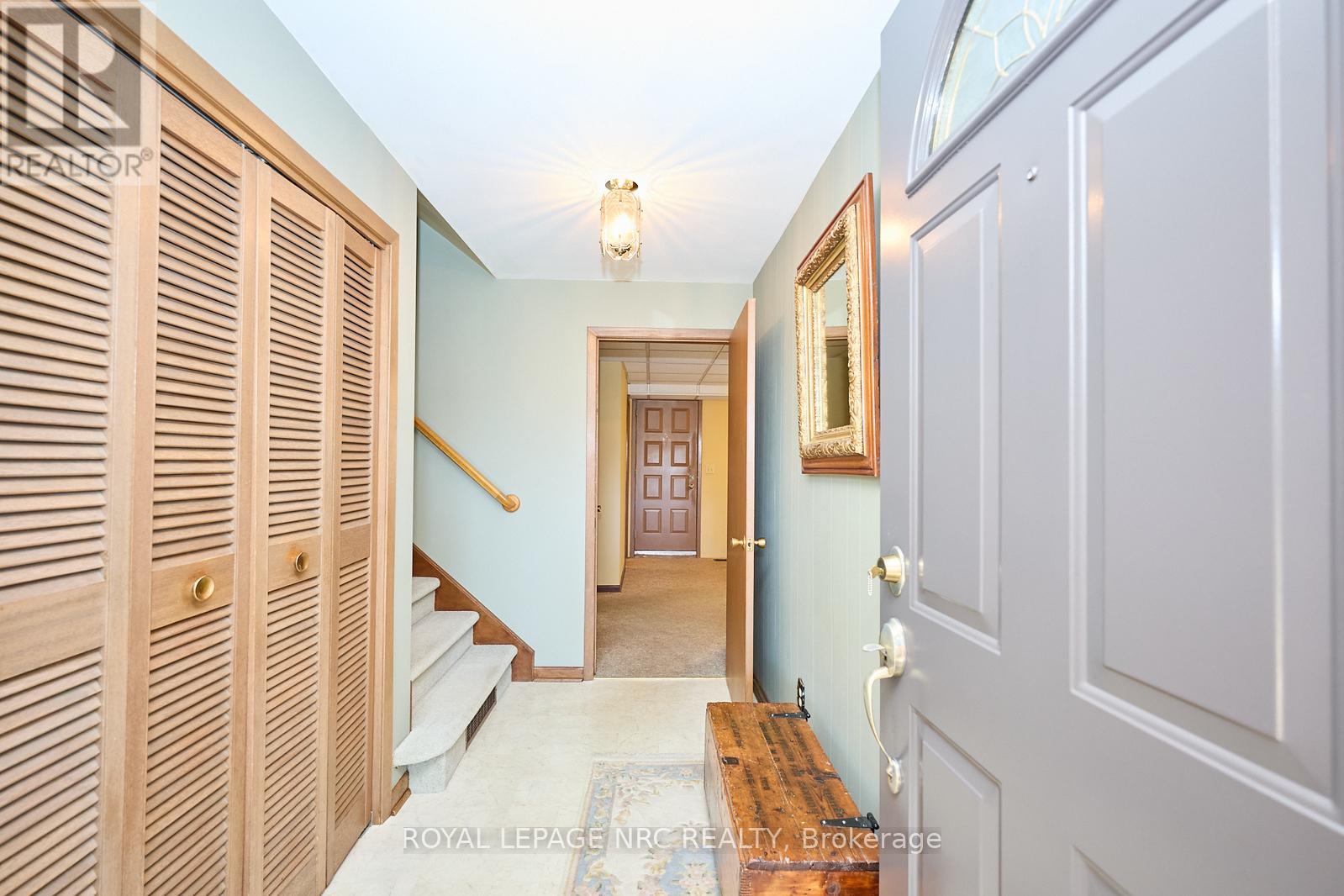 8 La Salle Drive, St. Catharines, Ontario  L2M 2E4 - Photo 12 - X12443703