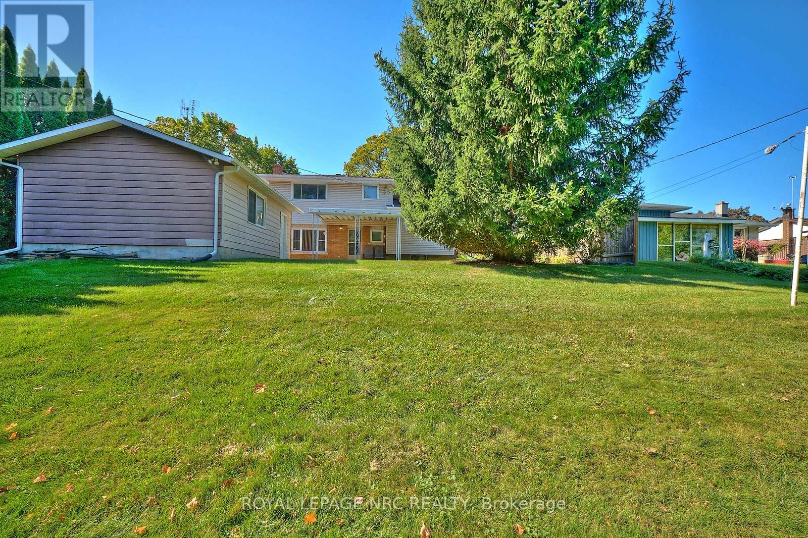 8 La Salle Drive, St. Catharines, Ontario  L2M 2E4 - Photo 10 - X12443703