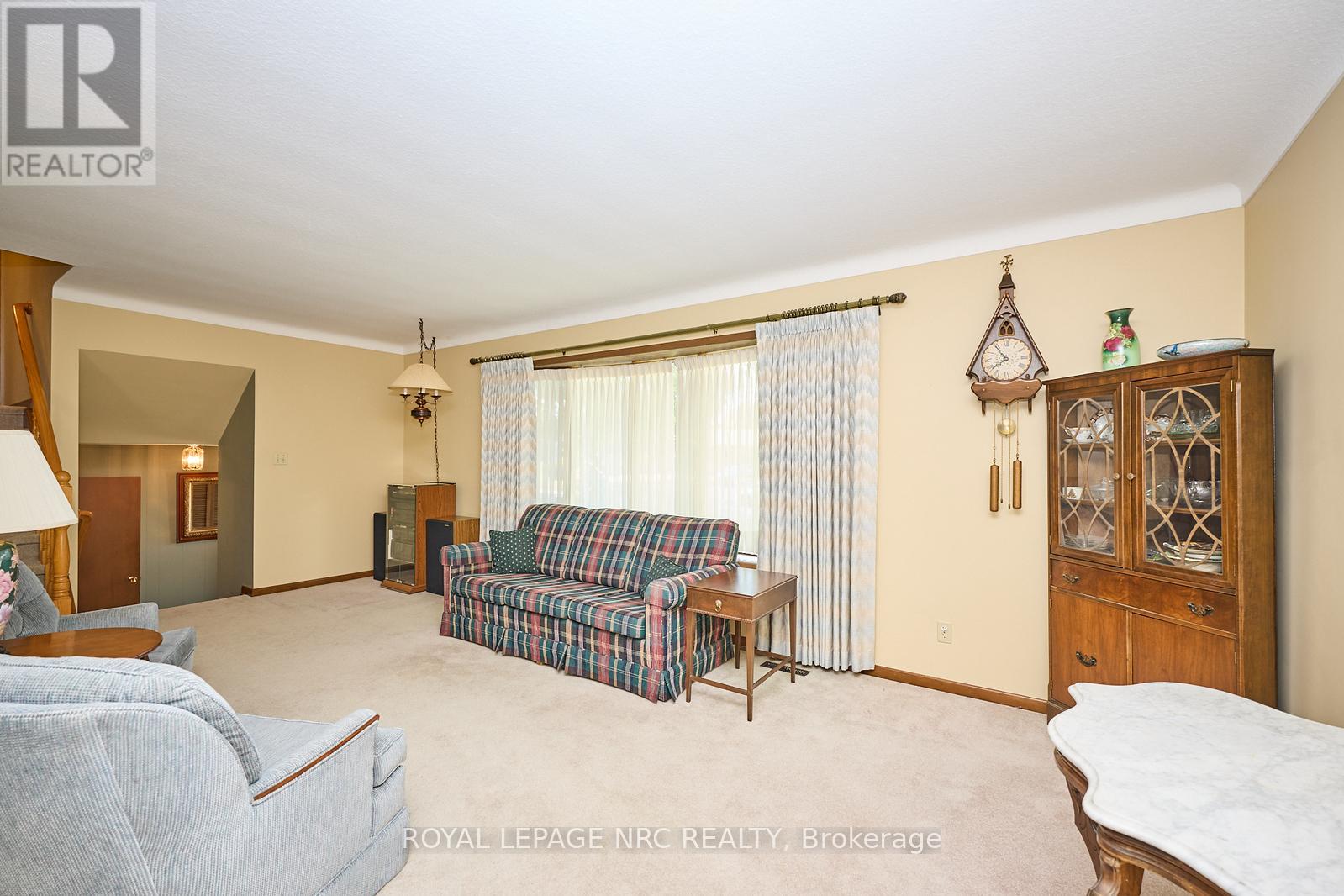 8 La Salle Drive, St. Catharines, Ontario  L2M 2E4 - Photo 15 - X12443703