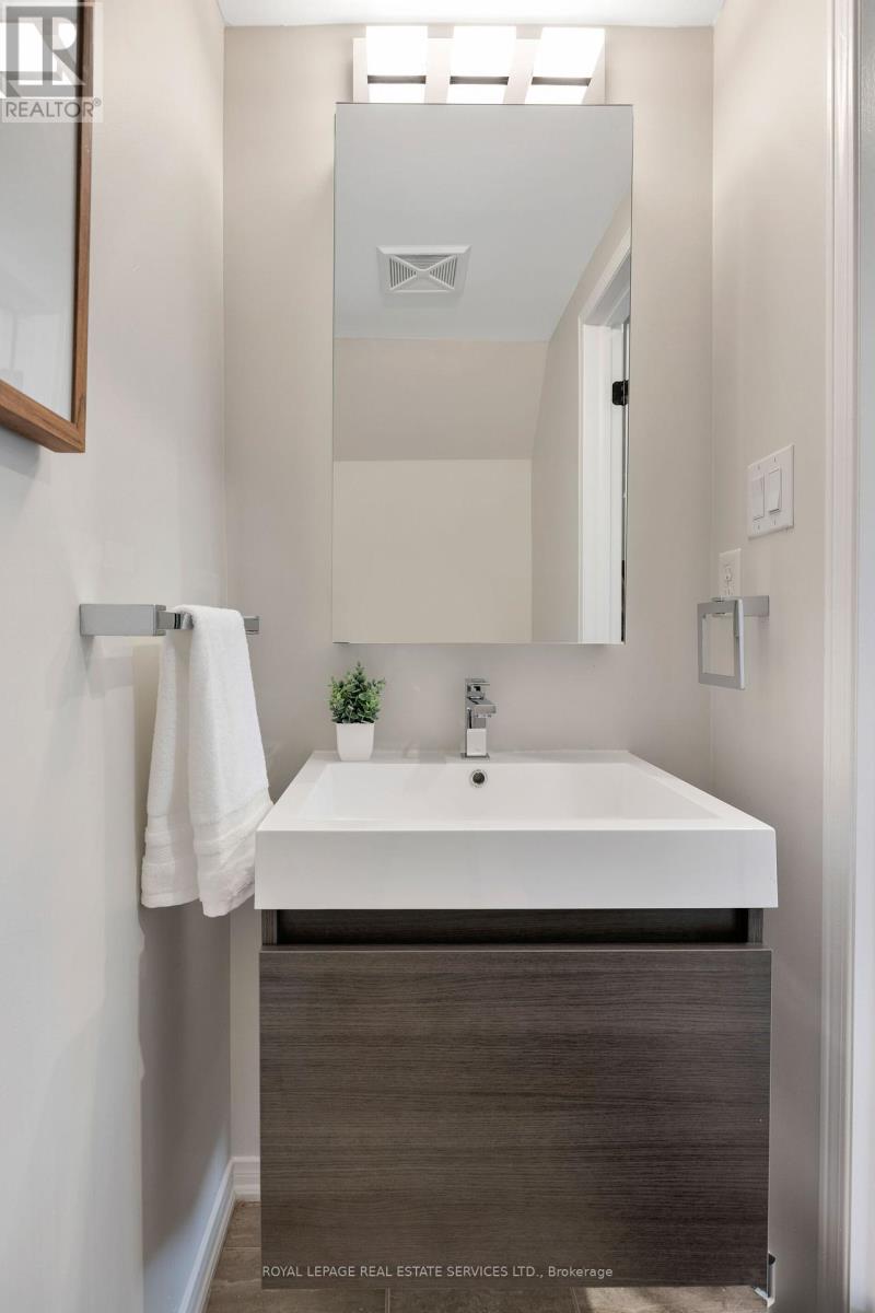 10 - 15 Hays Boulevard, Oakville, Ontario  L6H 0H8 - Photo 16 - W12443655