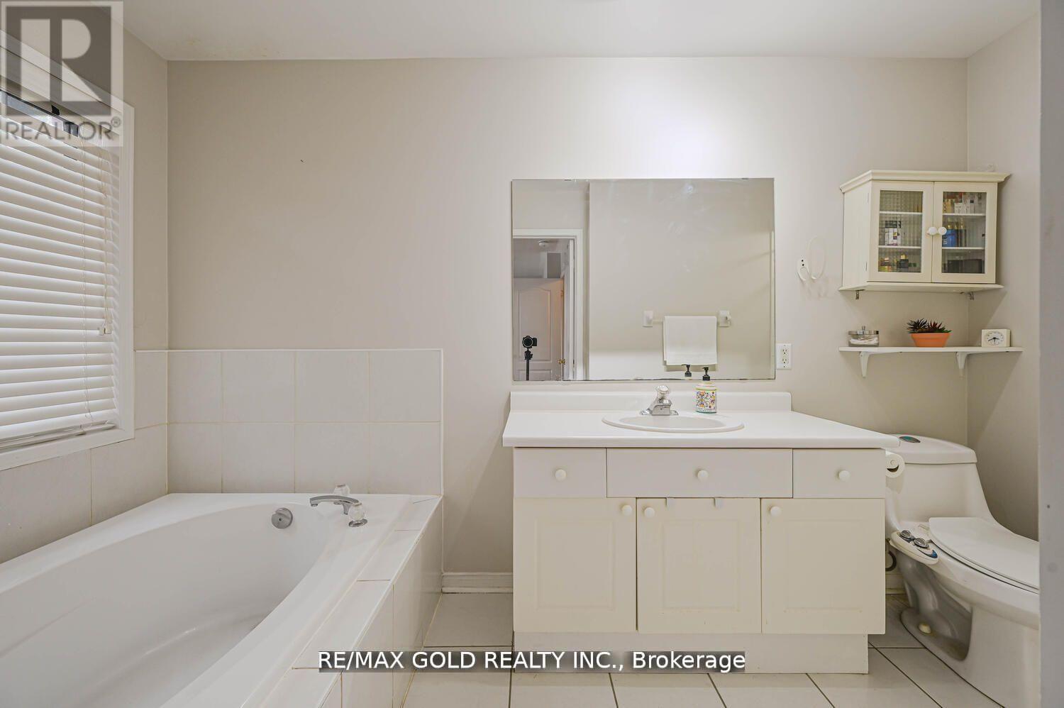 44 Ribbon Drive, Brampton, Ontario  L6R 2C5 - Photo 24 - W12443670