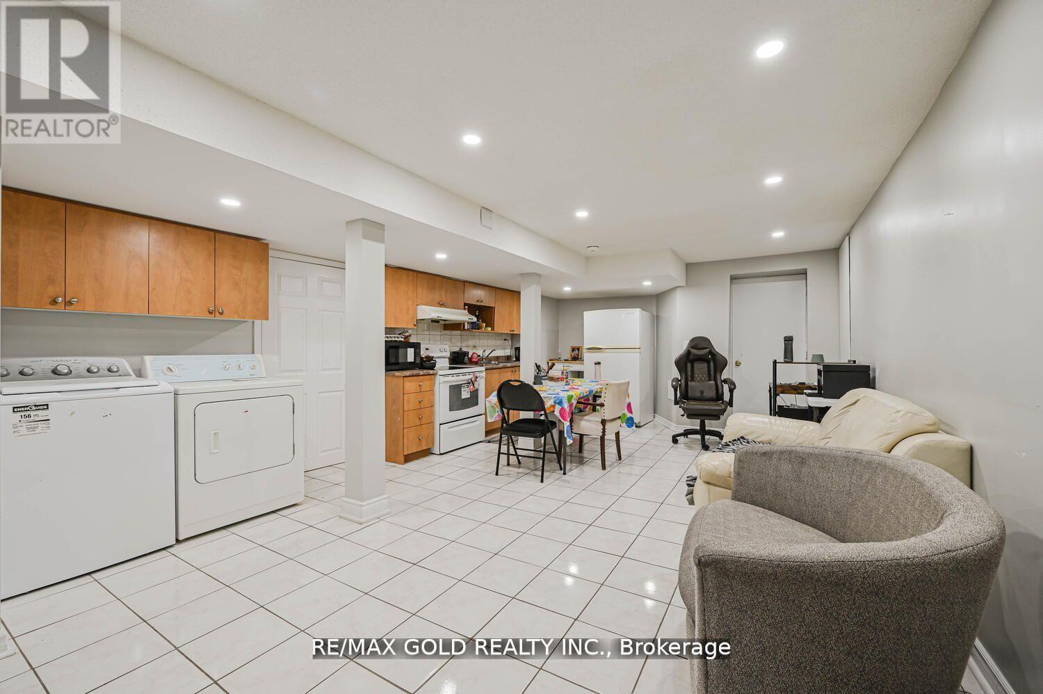 44 Ribbon Drive, Brampton, Ontario  L6R 2C5 - Photo 32 - W12443670