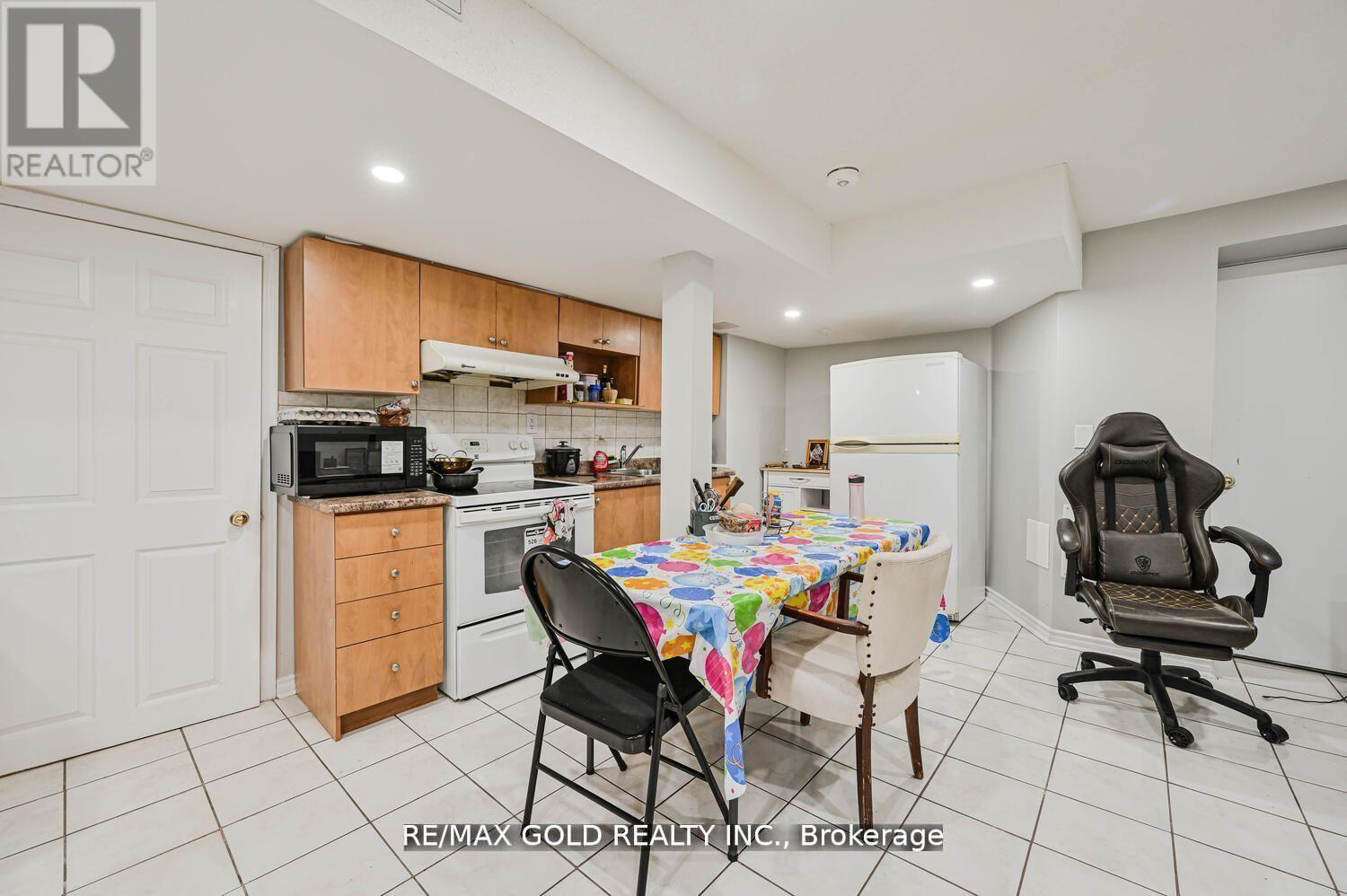 44 Ribbon Drive, Brampton, Ontario  L6R 2C5 - Photo 35 - W12443670