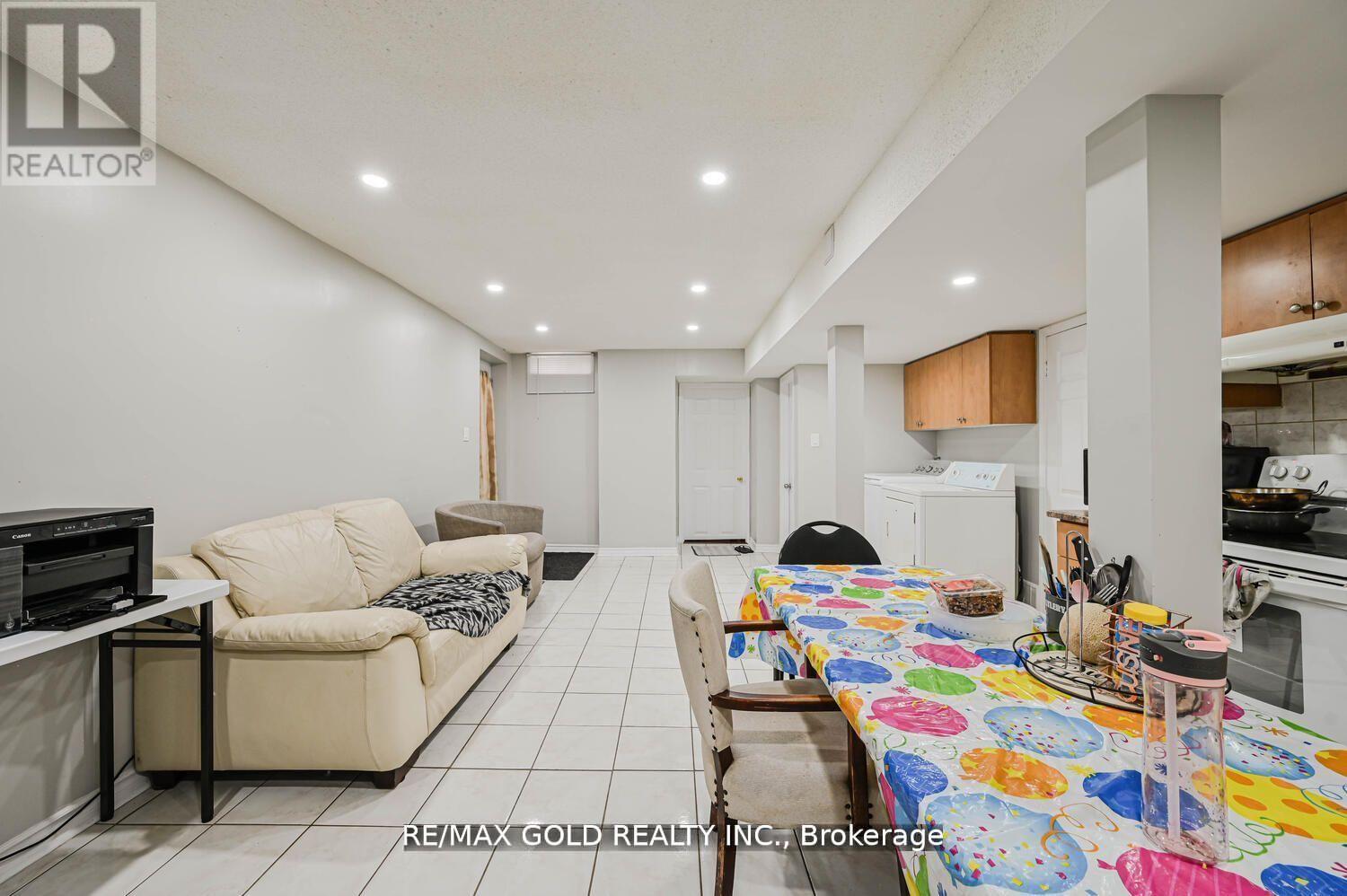 44 Ribbon Drive, Brampton, Ontario  L6R 2C5 - Photo 36 - W12443670