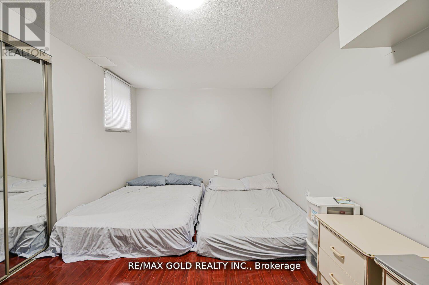 44 Ribbon Drive, Brampton, Ontario  L6R 2C5 - Photo 37 - W12443670