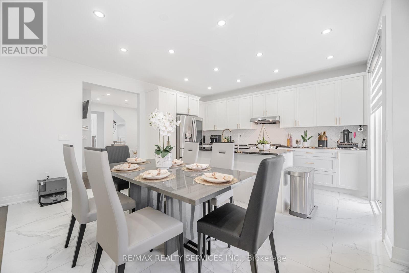 49 Puffin Crescent, Brampton, Ontario  L6R 4C3 - Photo 12 - W12443671