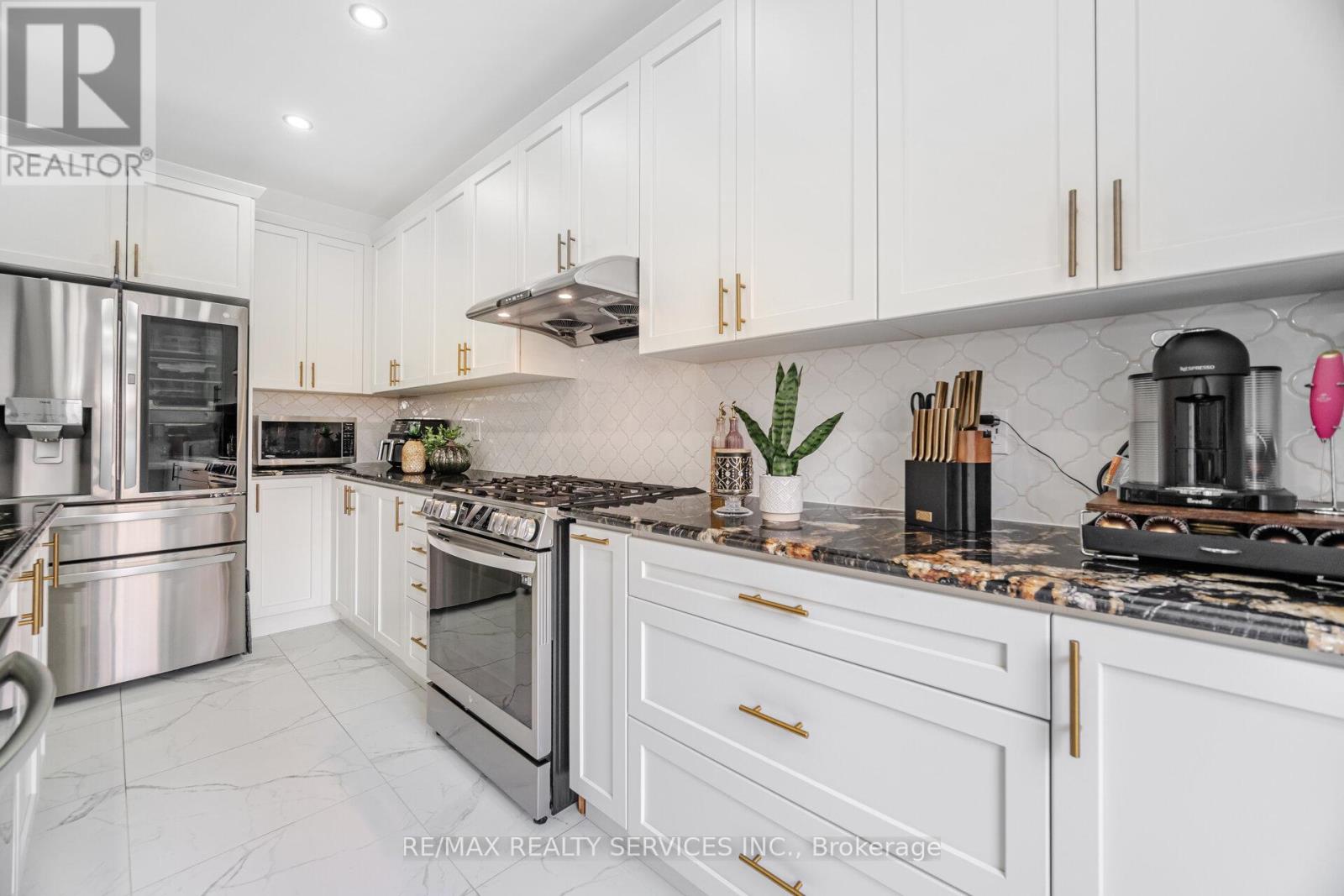 49 Puffin Crescent, Brampton, Ontario  L6R 4C3 - Photo 18 - W12443671