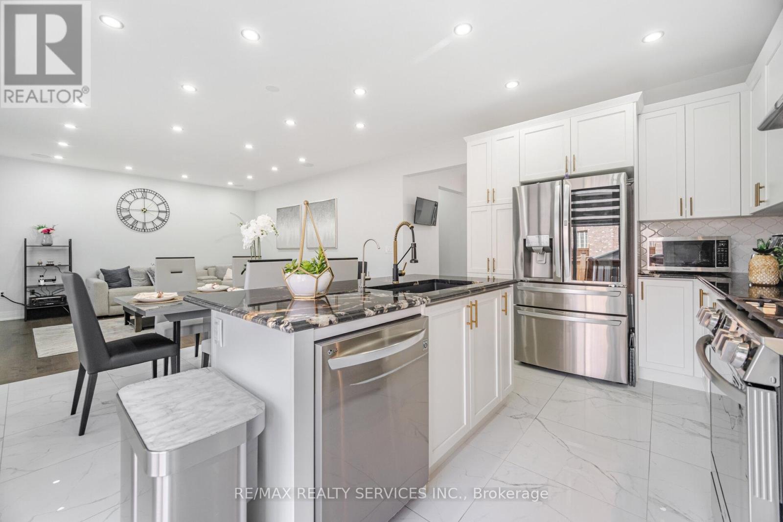 49 Puffin Crescent, Brampton, Ontario  L6R 4C3 - Photo 19 - W12443671